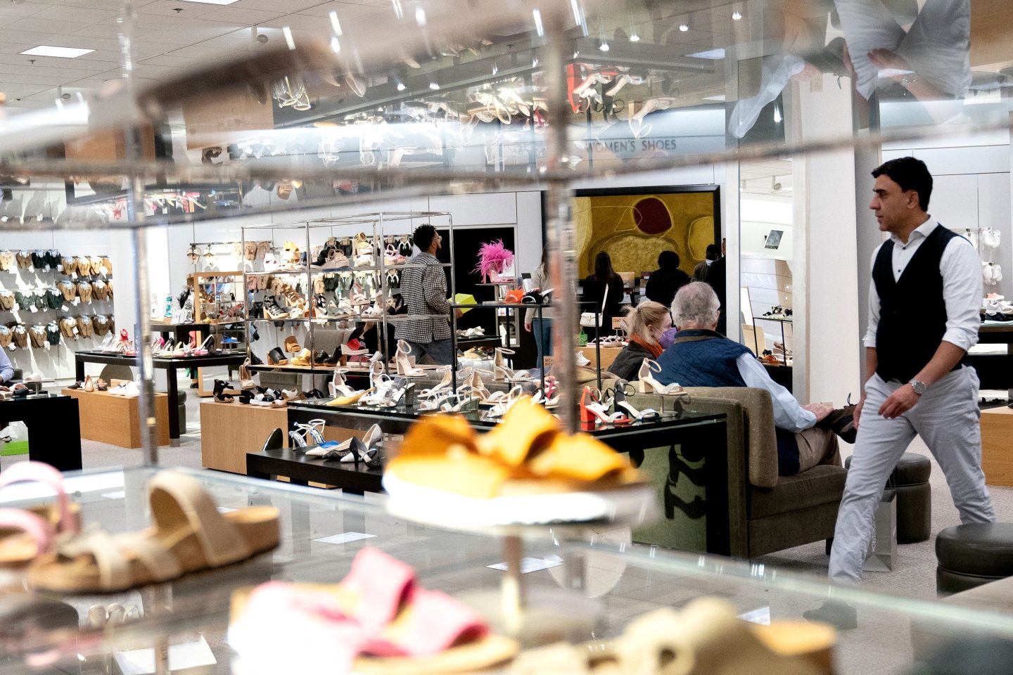 U.S. consumer spending rose 0.2% in March despite surge in prices