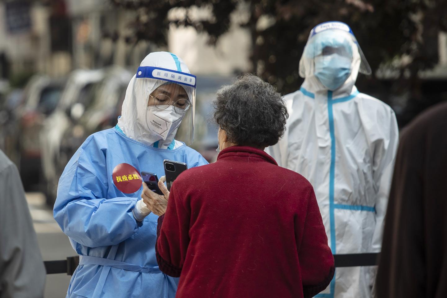 China’s Twitter flooded by outrage at moldy meatballs and duck delivered to Shanghai residents in lockdown