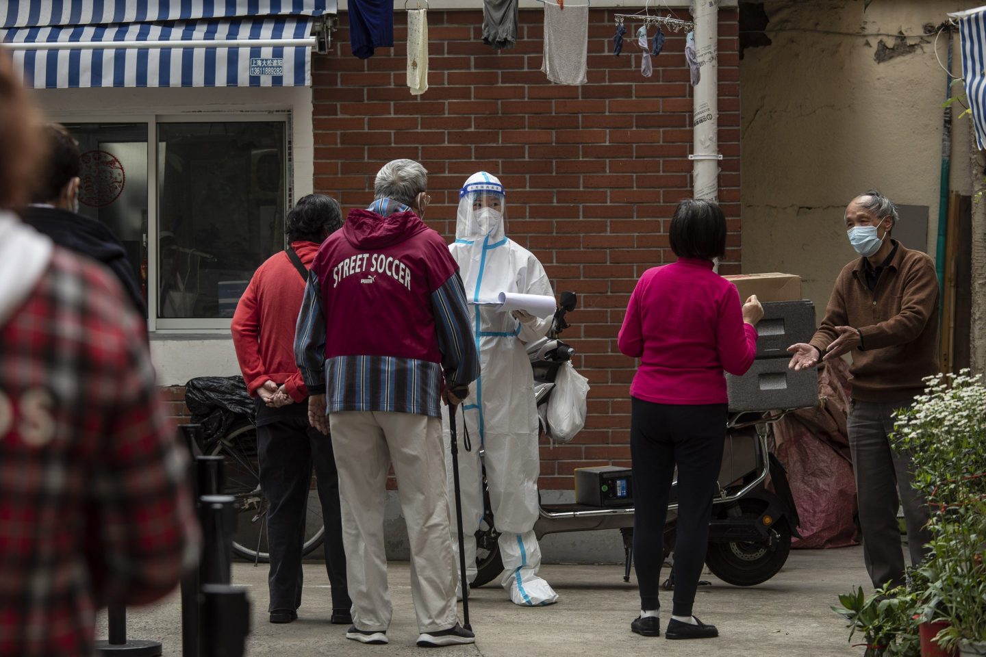 COVID worker Shanghai lockdown