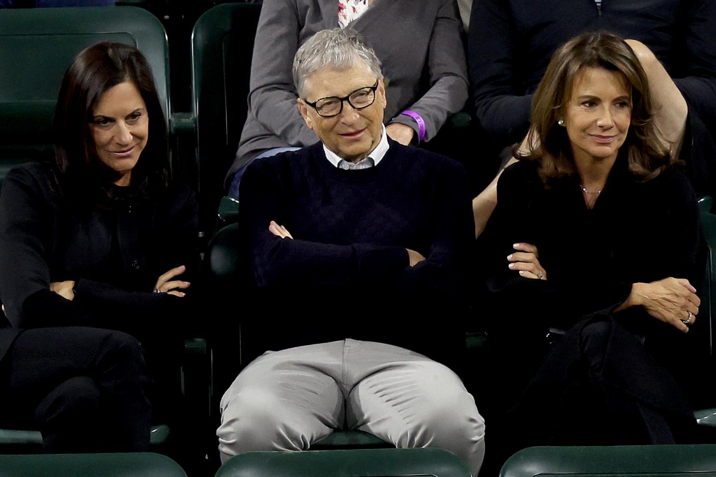 Elon Musk says he asked Bill Gates if he shorted Tesla stock
