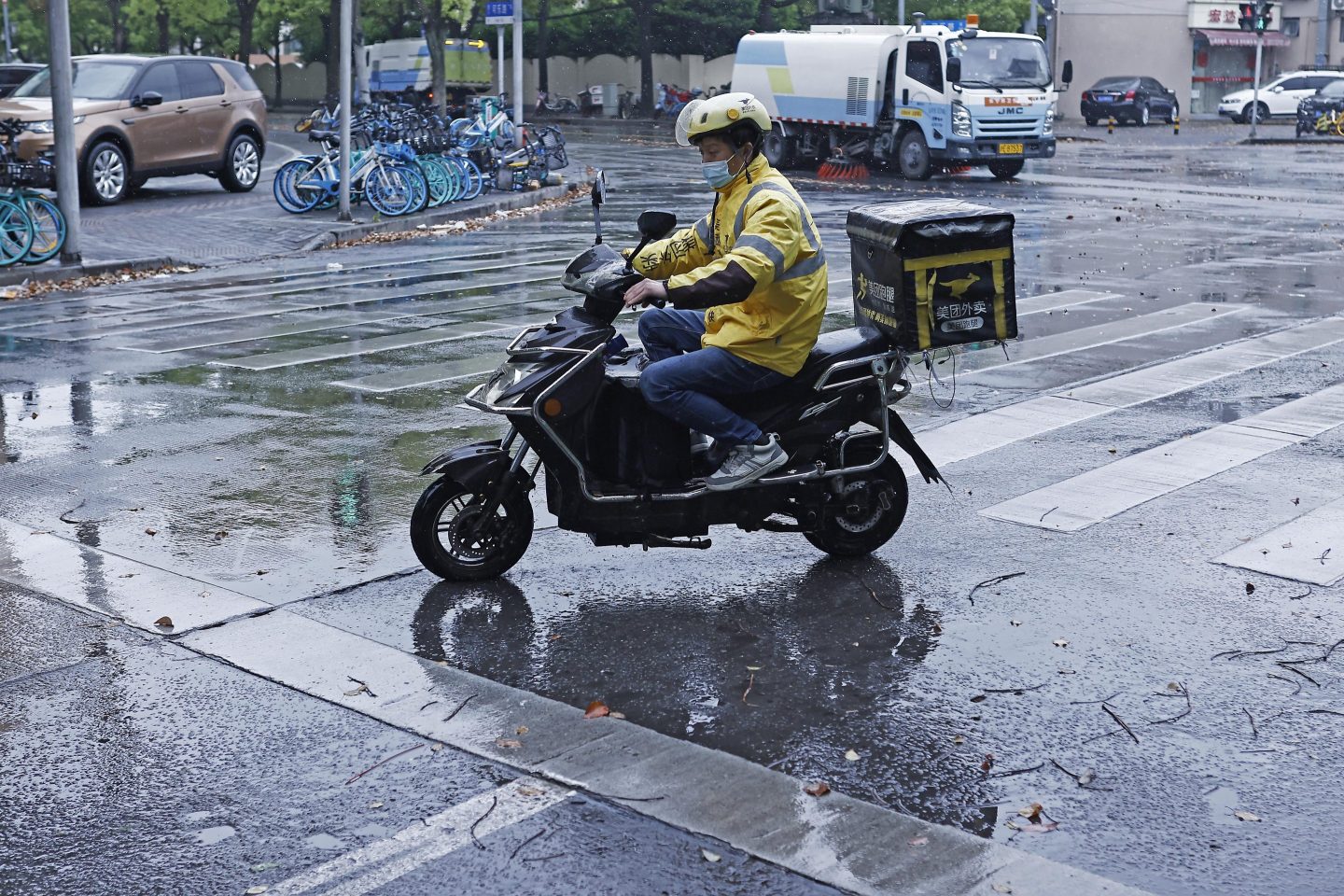 Shanghai Lockdown Meituan Courier