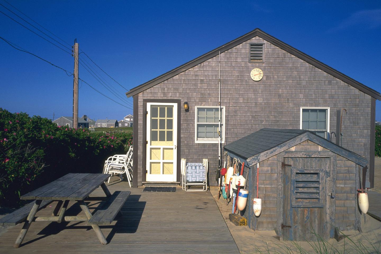 Image of a beach house.
