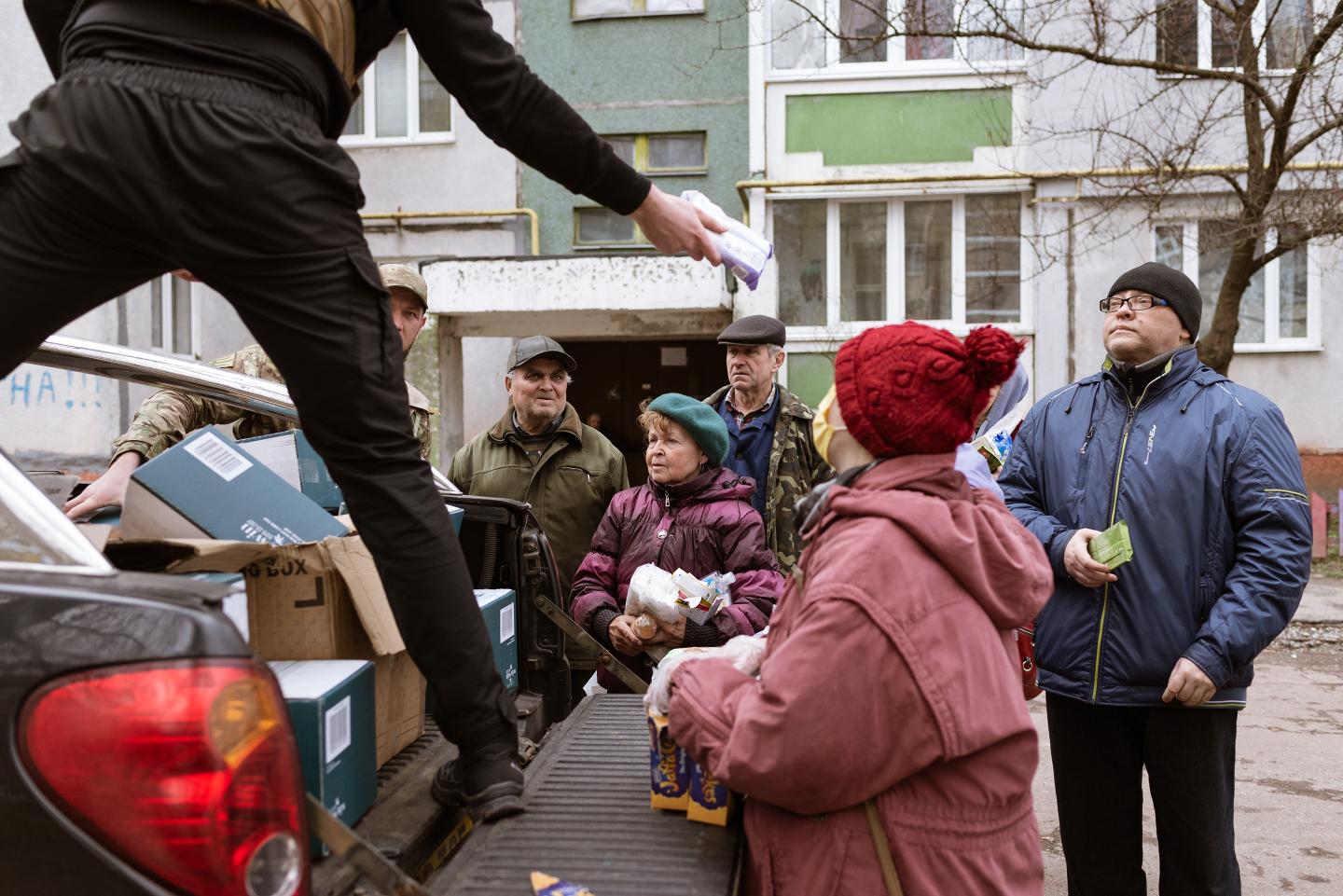 Ukraines accept humanitarian aid distribution.