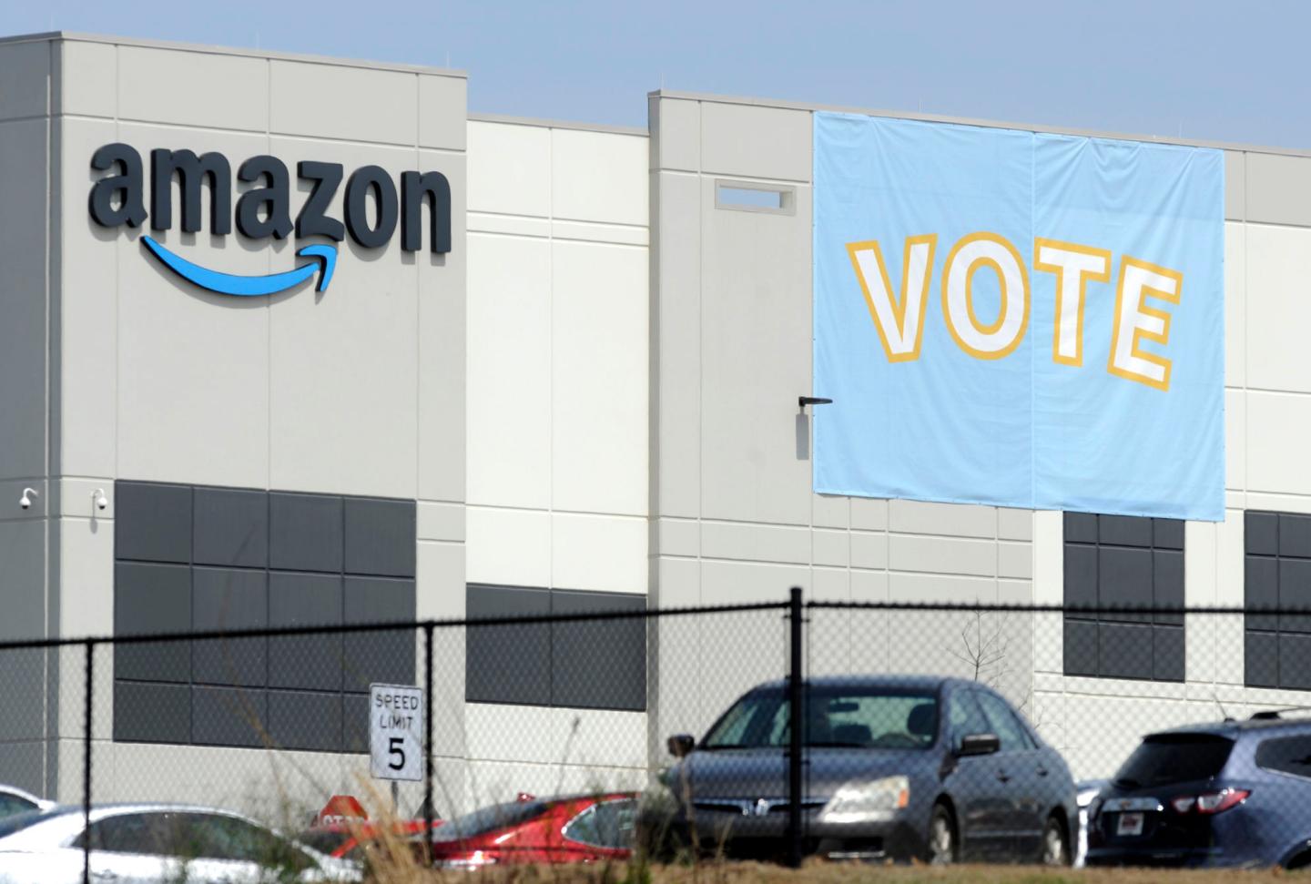 Amazon union head, others met Thursday at White House on organizing