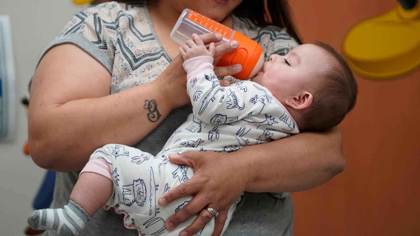 Parents swap, sell baby formula as Biden focuses on shortage