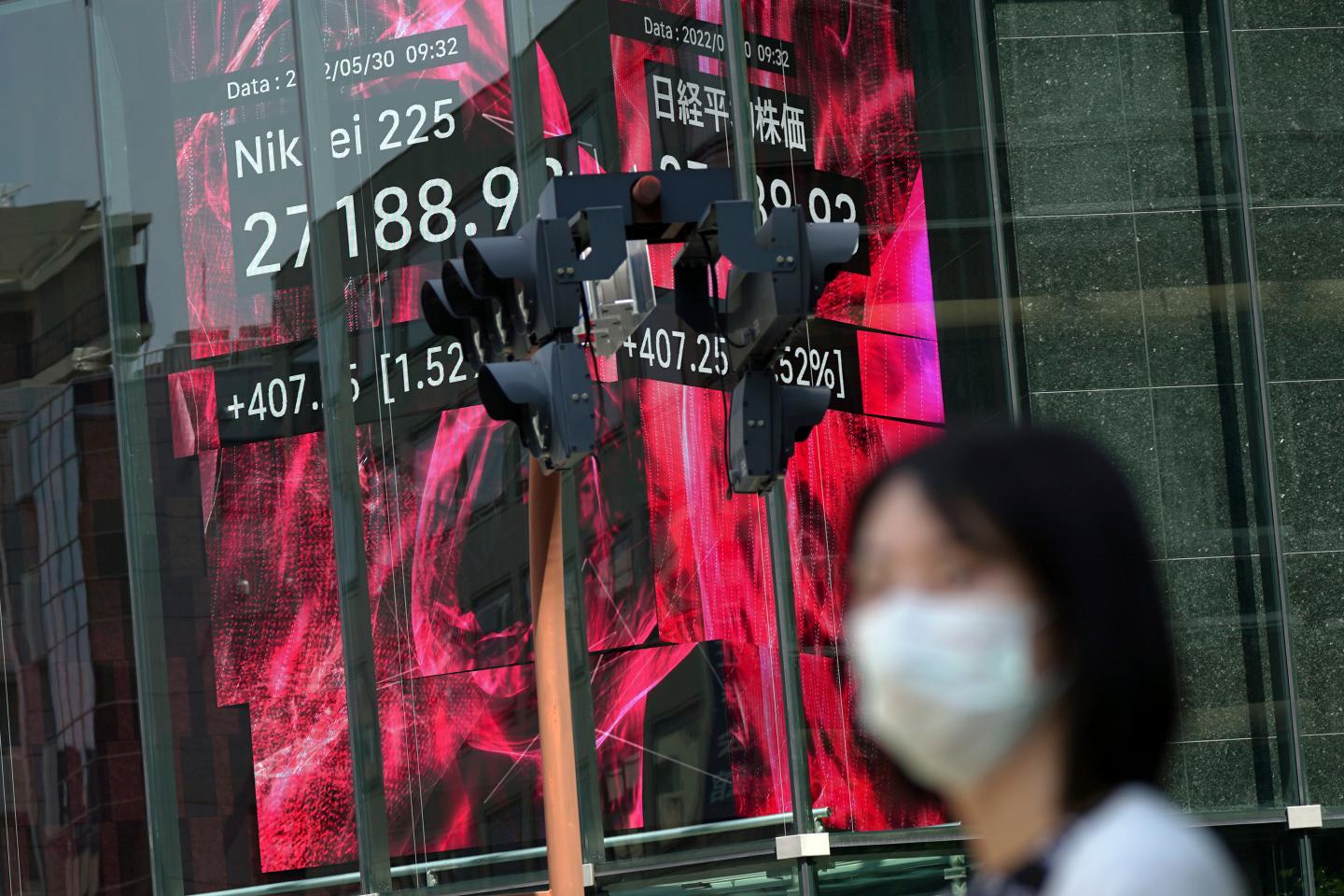Global stocks rise after Wall Street breaks string of declines