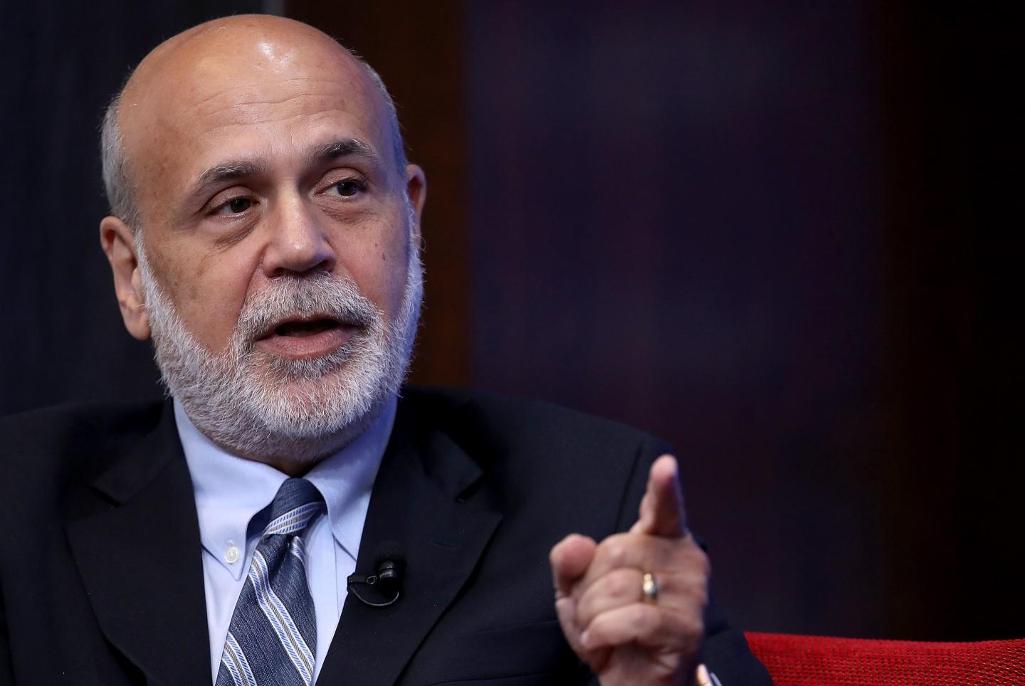 a photo of Ben Bernanke pointing