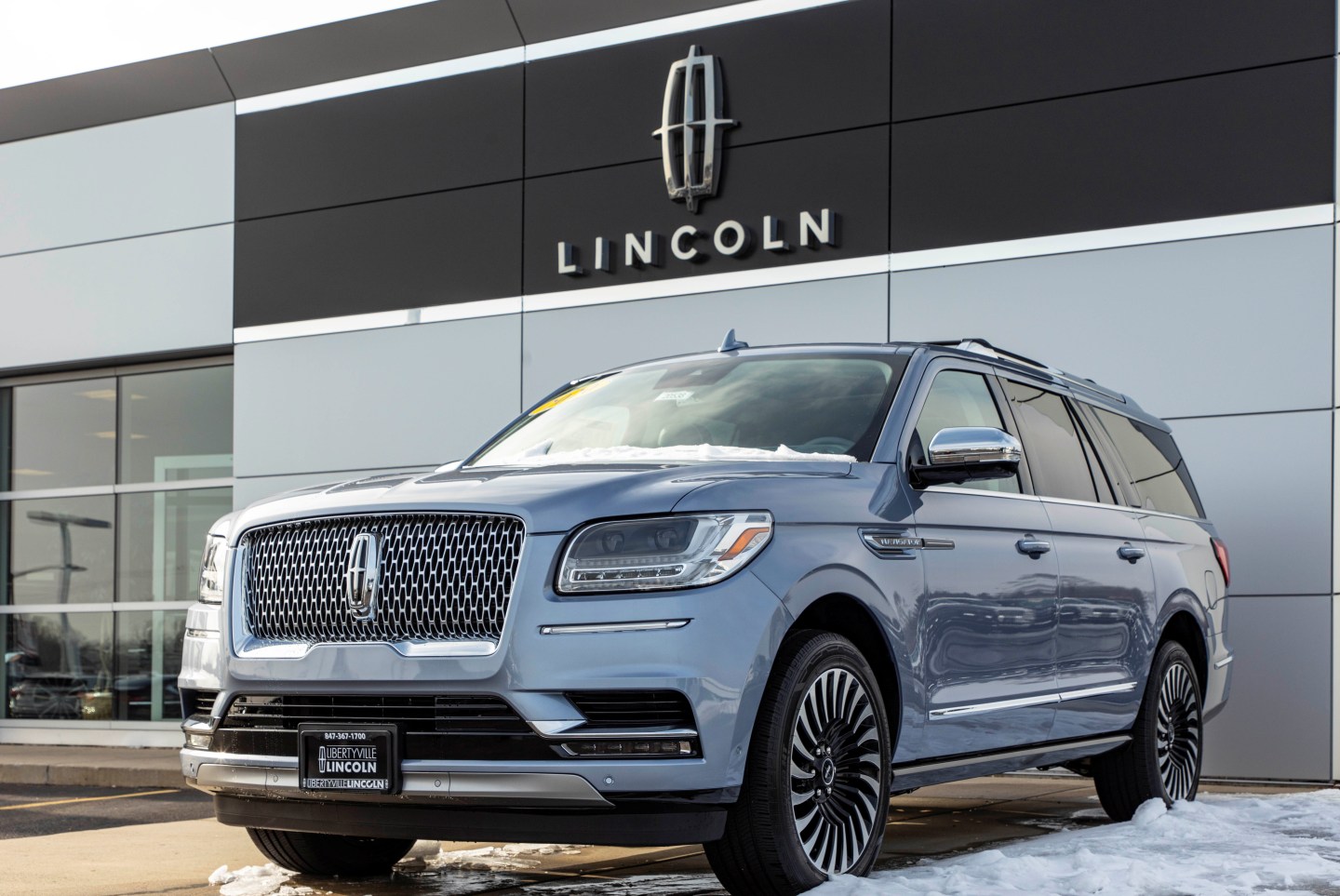 A Lincoln Navigator