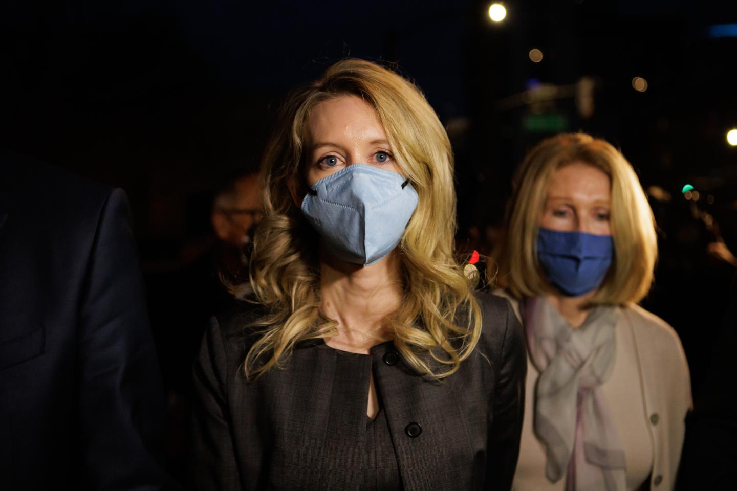 Elizabeth Holmes urges judge to overturn verdict and acquit her