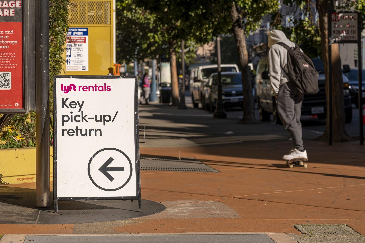 Lyft shares fall 29% after delivering bleak second-quarter outlook