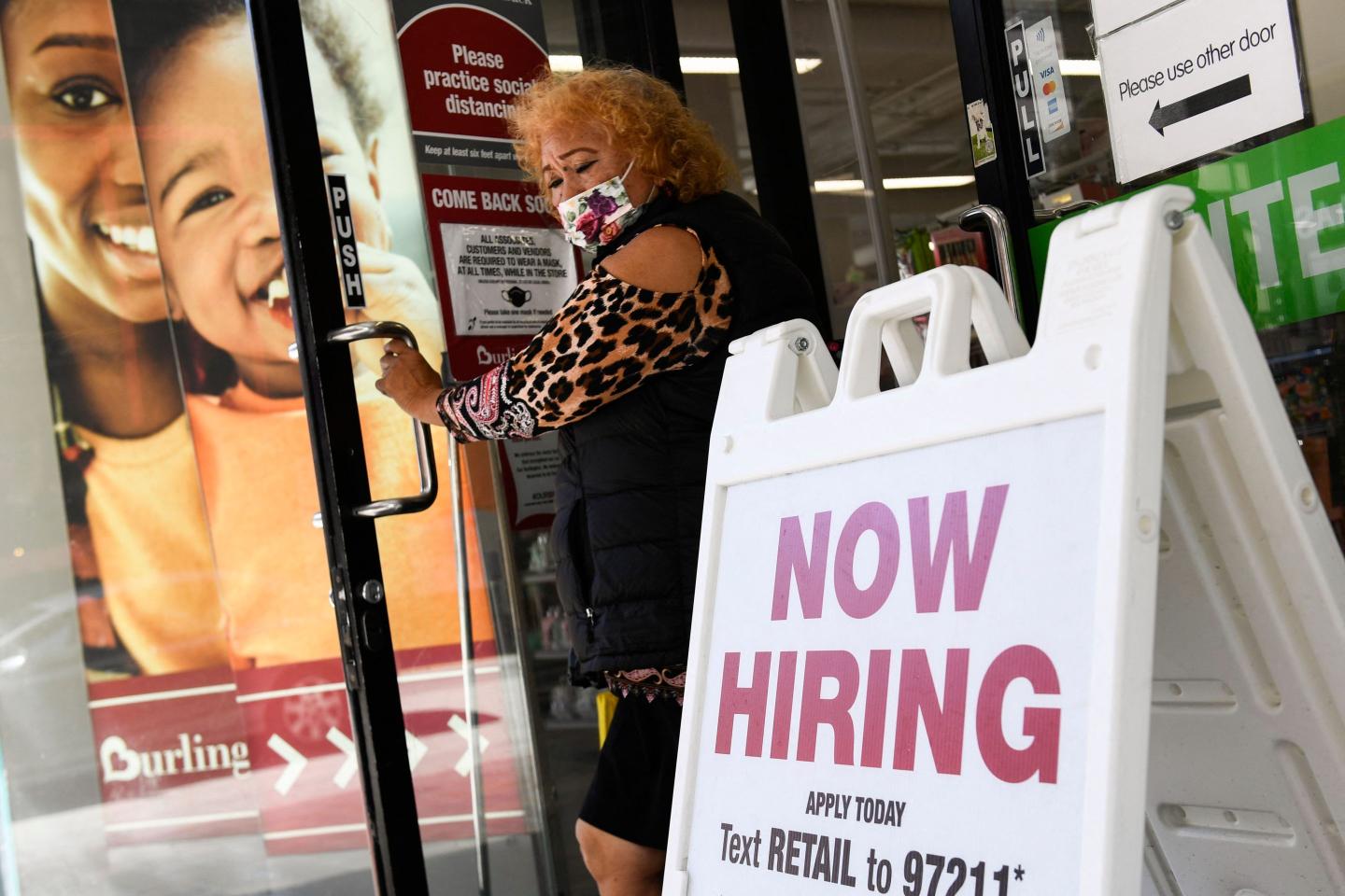 Now hiring sign in Los Angeles