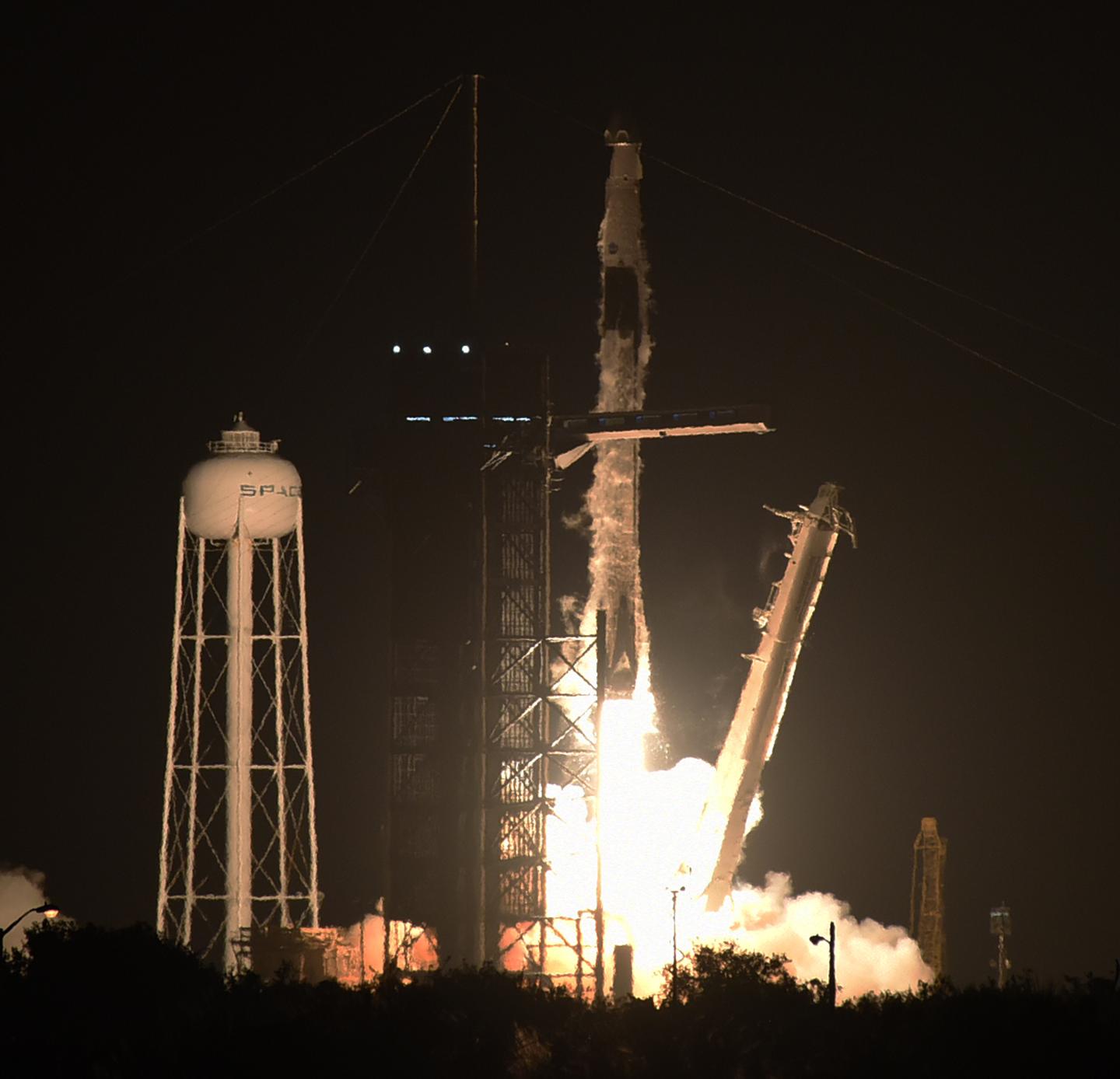 Private jets and billionaire space launches are crippling Florida airspace