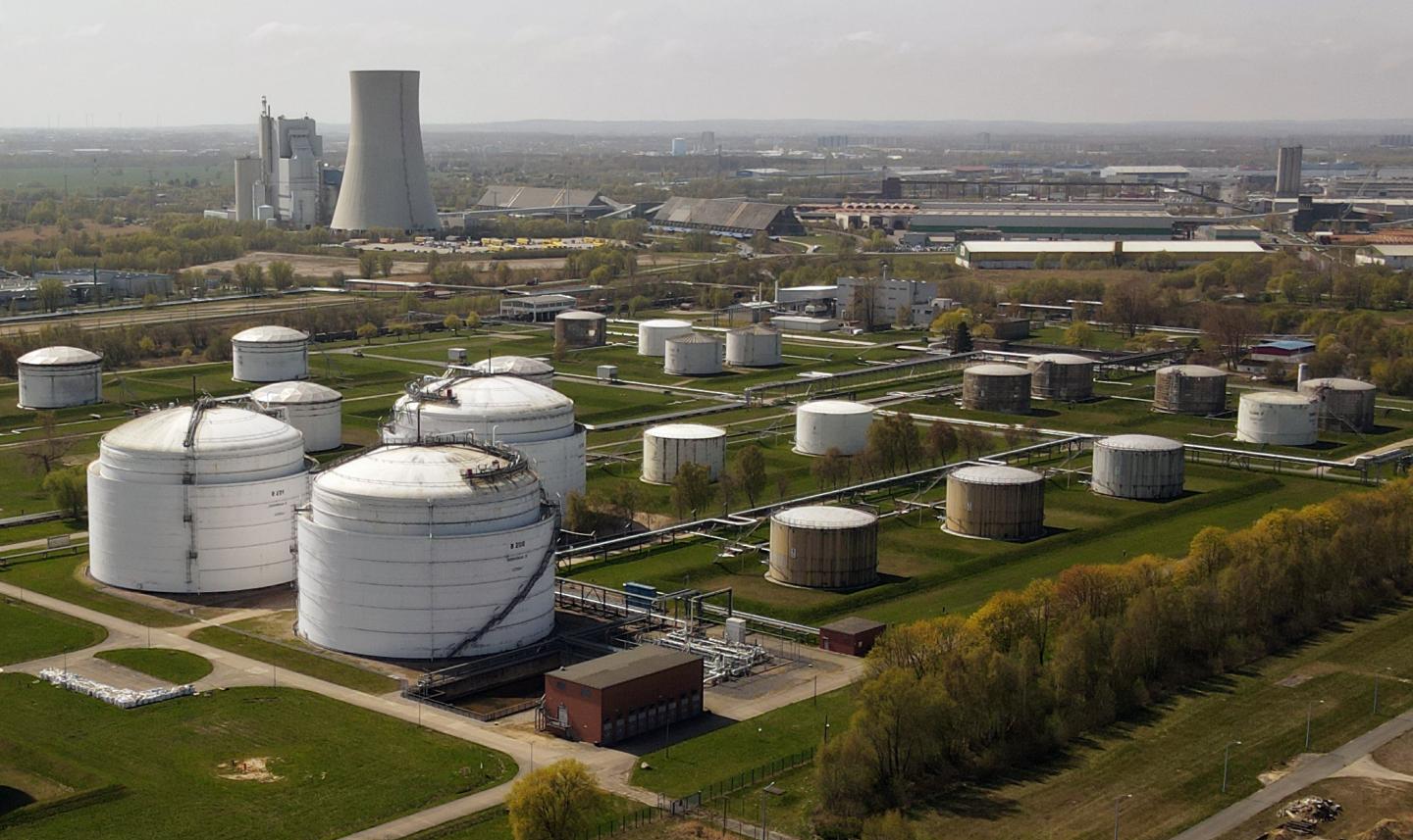 Germany says dependence on Russian oil could end in late summer