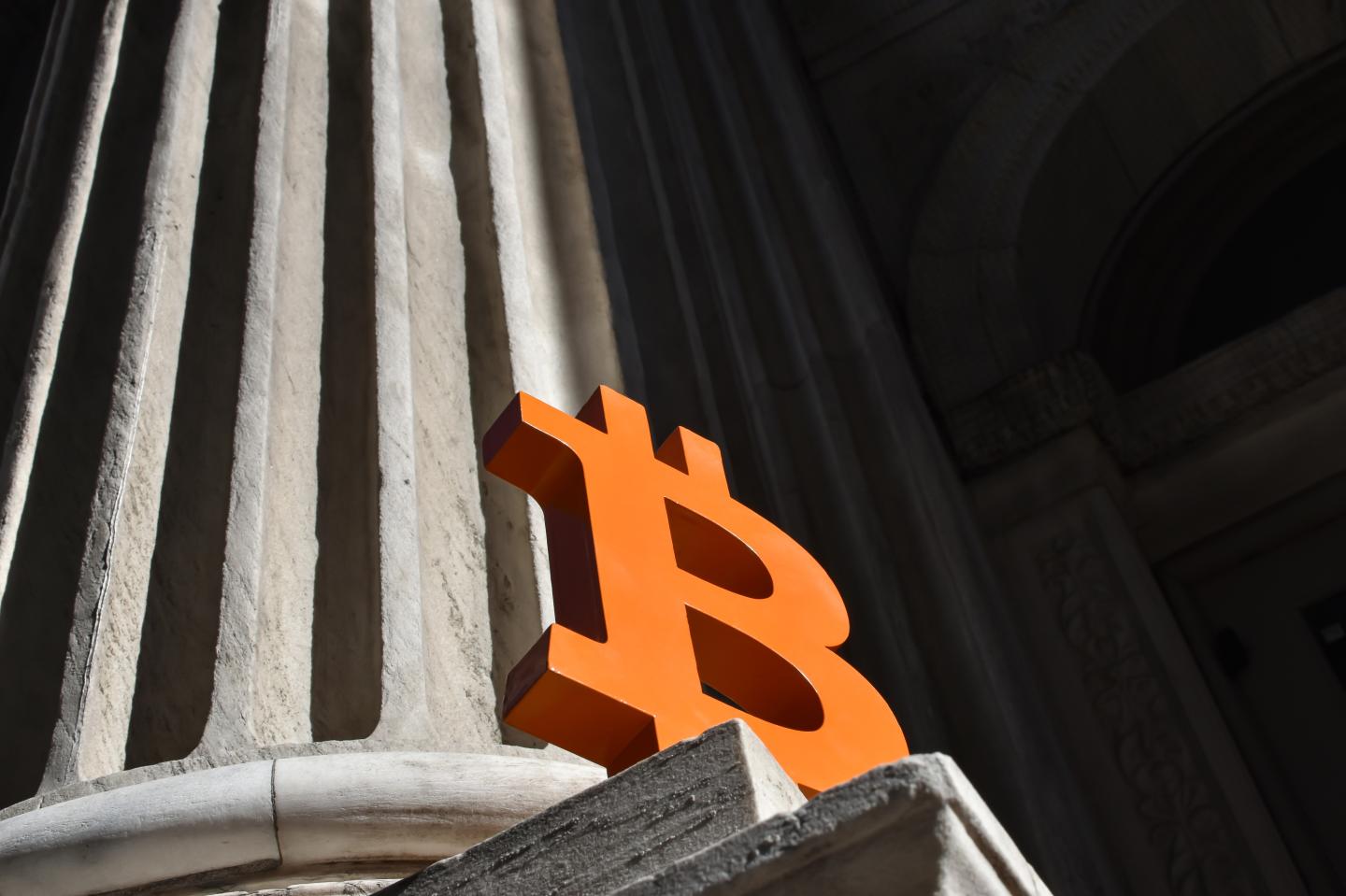 Workers want crypto 401(k) options, but companies that offer them will face a wave of lawsuits