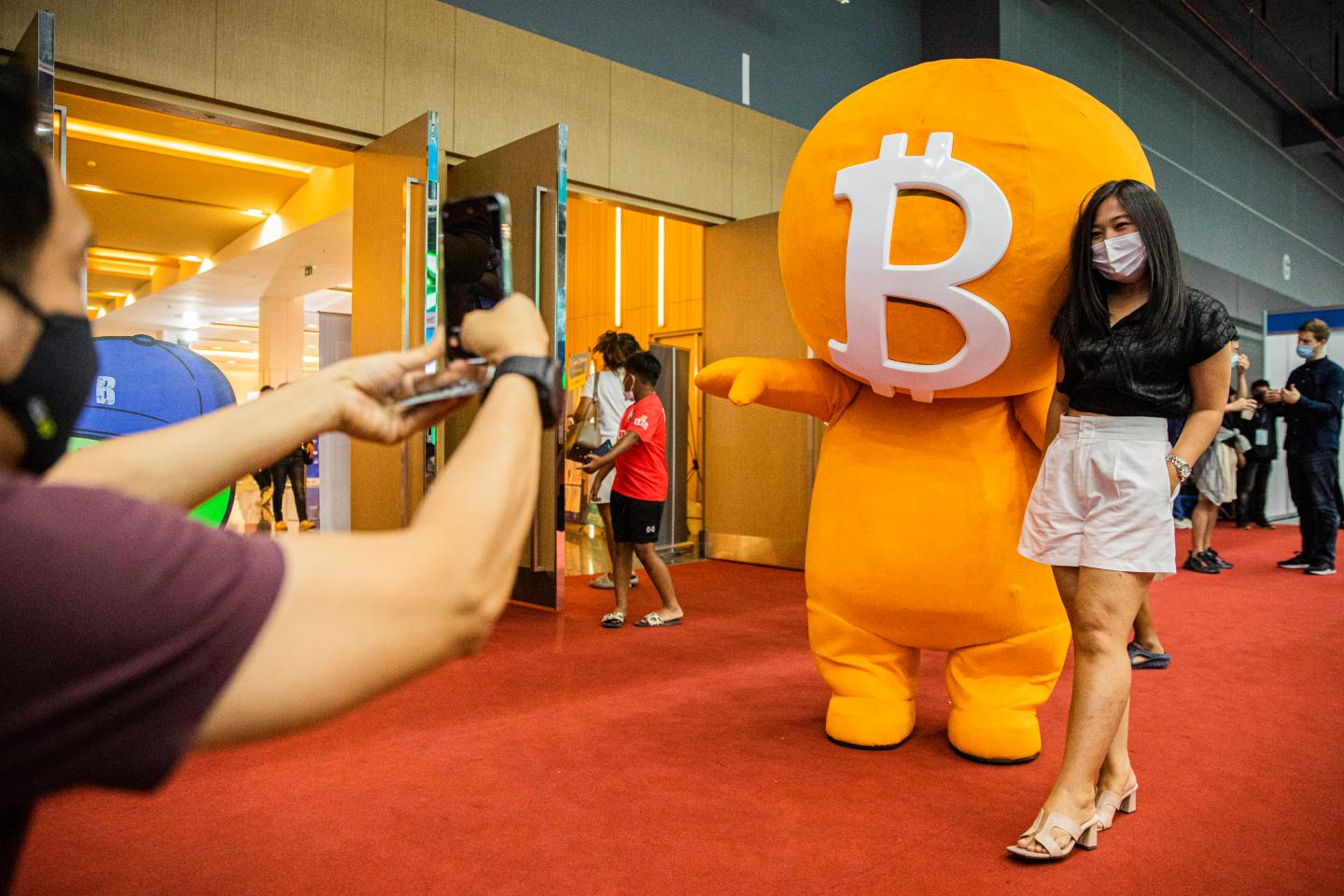Bitcoin trades below $30,000 as markets digest TerraUSD fallout