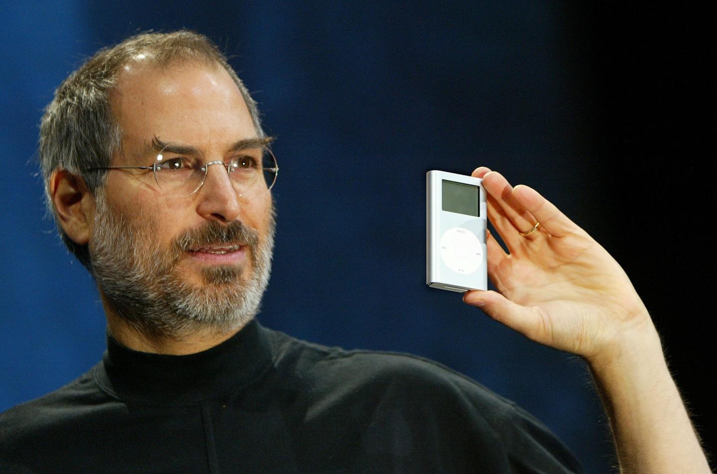 Steve Jobs in 2004 presenting iPod mini