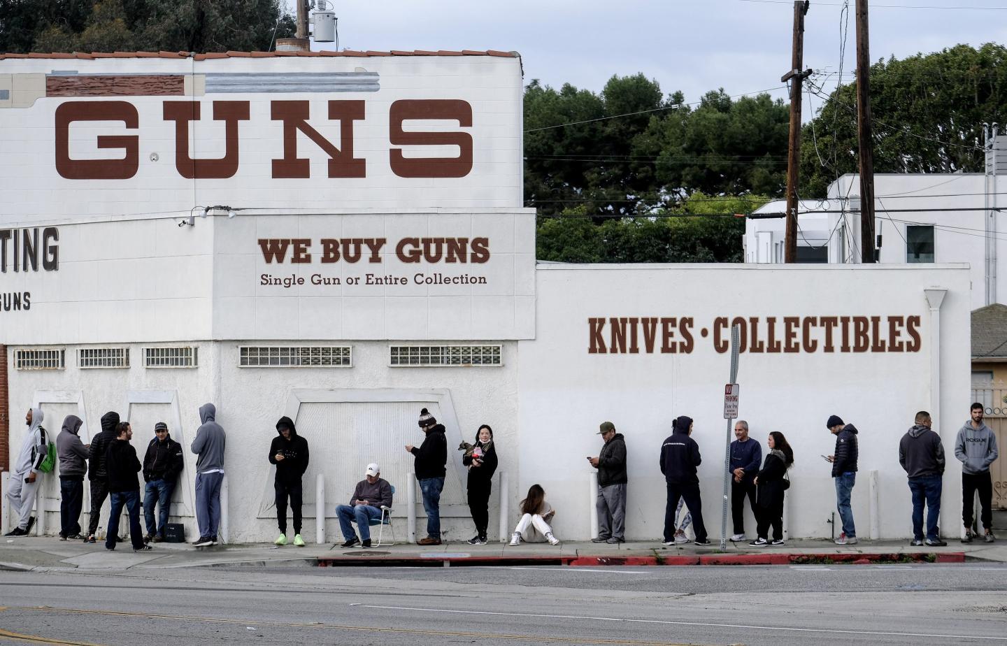When it comes to gun purchases, just 9 states and D.C. have waiting periods. Among those who don’t: the federal government