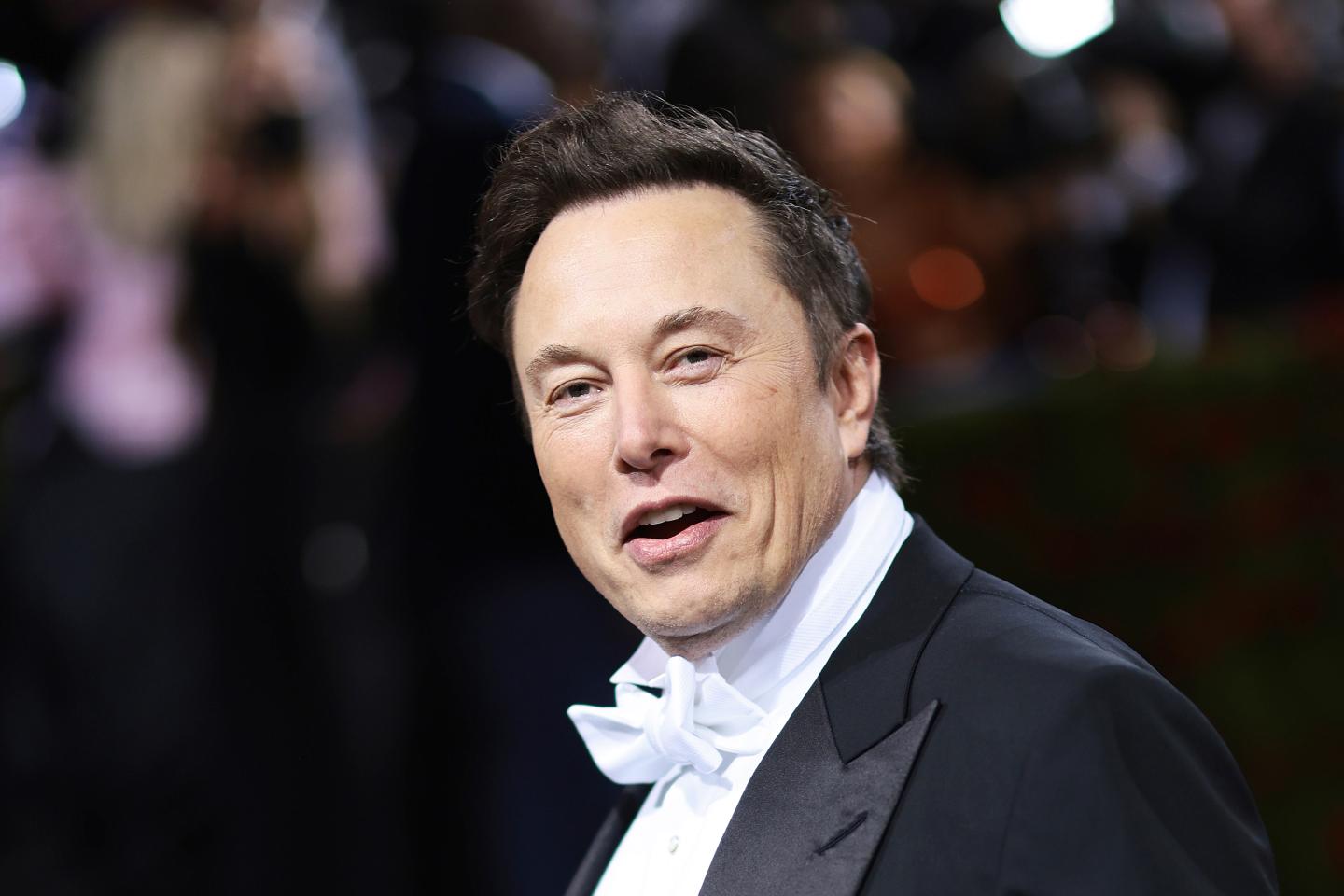 Elon Musk plans to use remote work as a reward at Twitter—but only for ‘exceptional’ employees