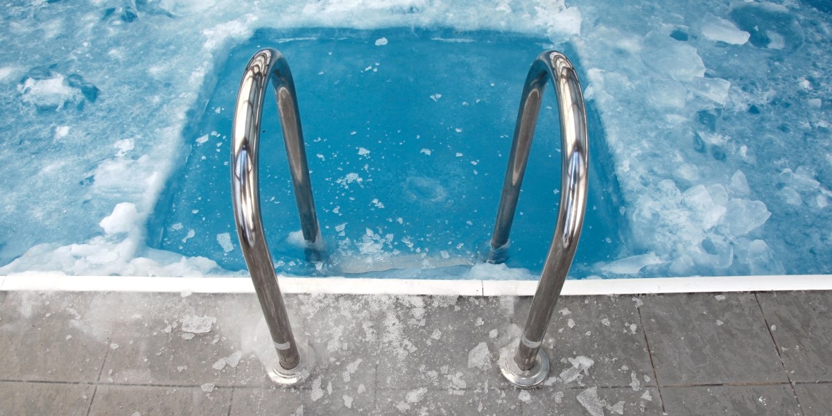 Do ice baths really soothe sore muscles, improve sleep, and boost mood? Experts examine whether the claims hold water