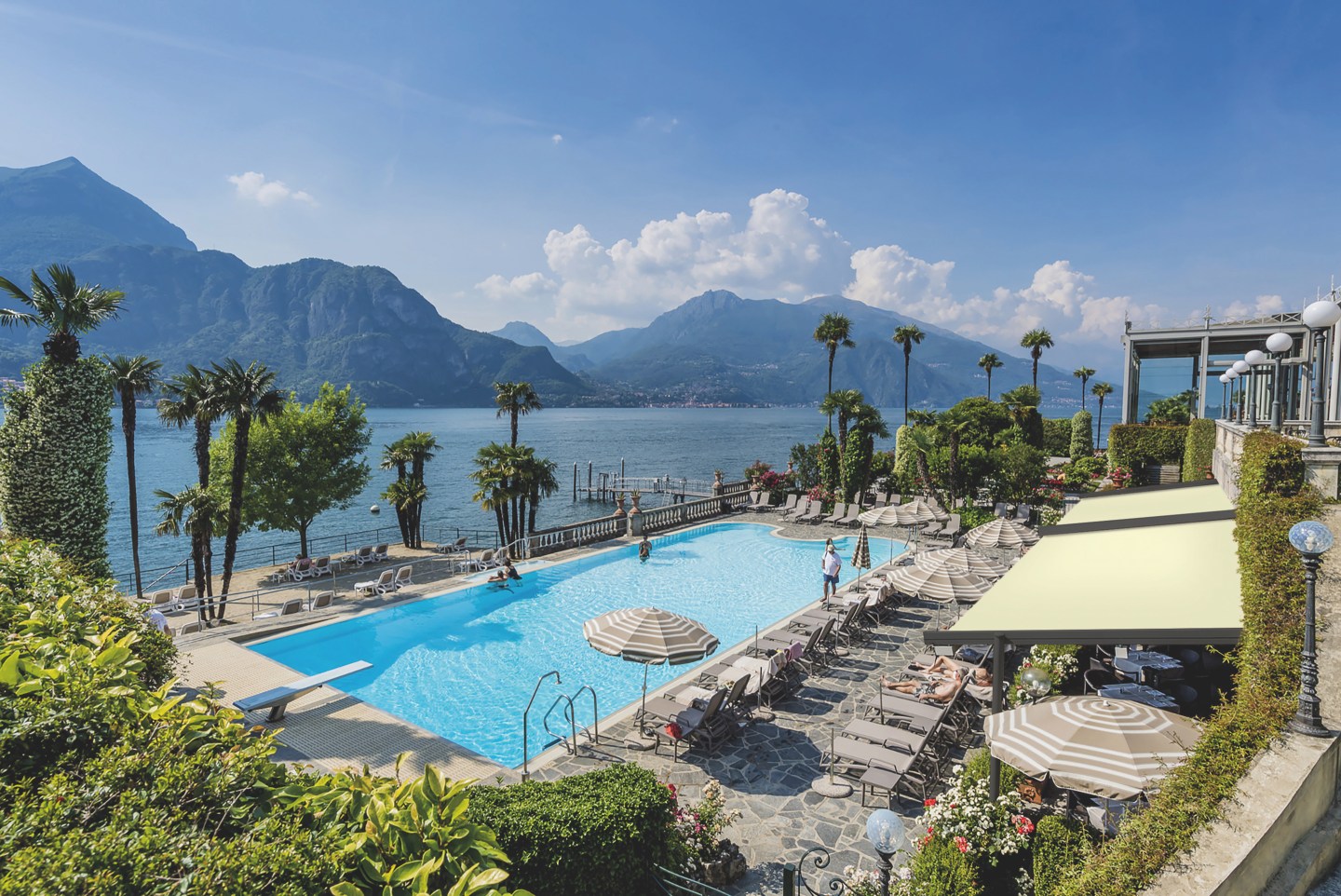 Lake Como is ideal for sports holidays on the water: sailing, water skiing, kayaking and rowing are very popular in the area, while trekking and cycling routes wind through the promontory.