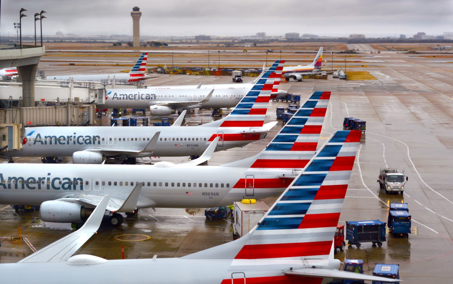 American Airlines planes