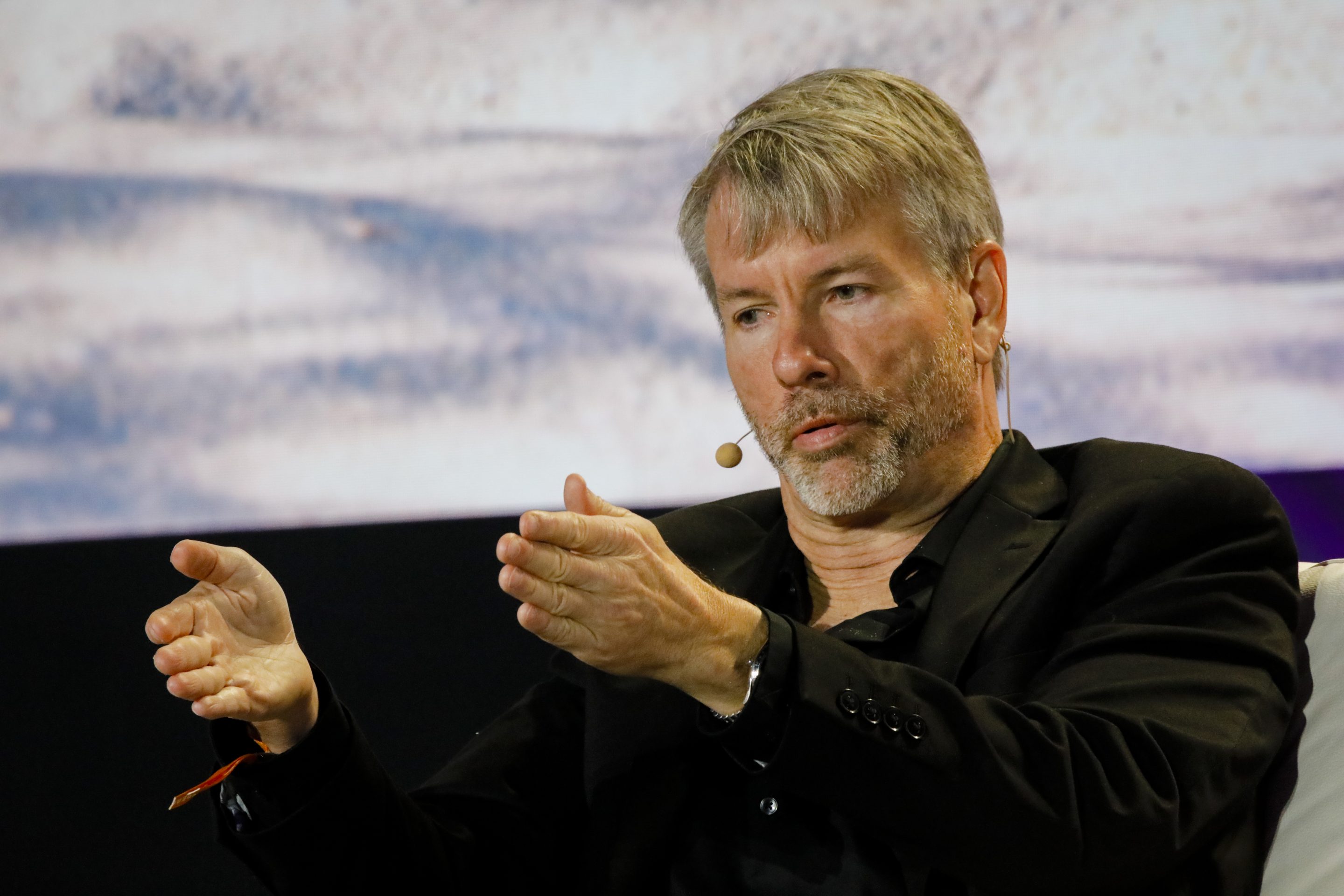 Michael Saylor doubles down on his support for Bitcoin with a new laser eyes  profile pic after losing $1 billion in crypto market crash | Fortune