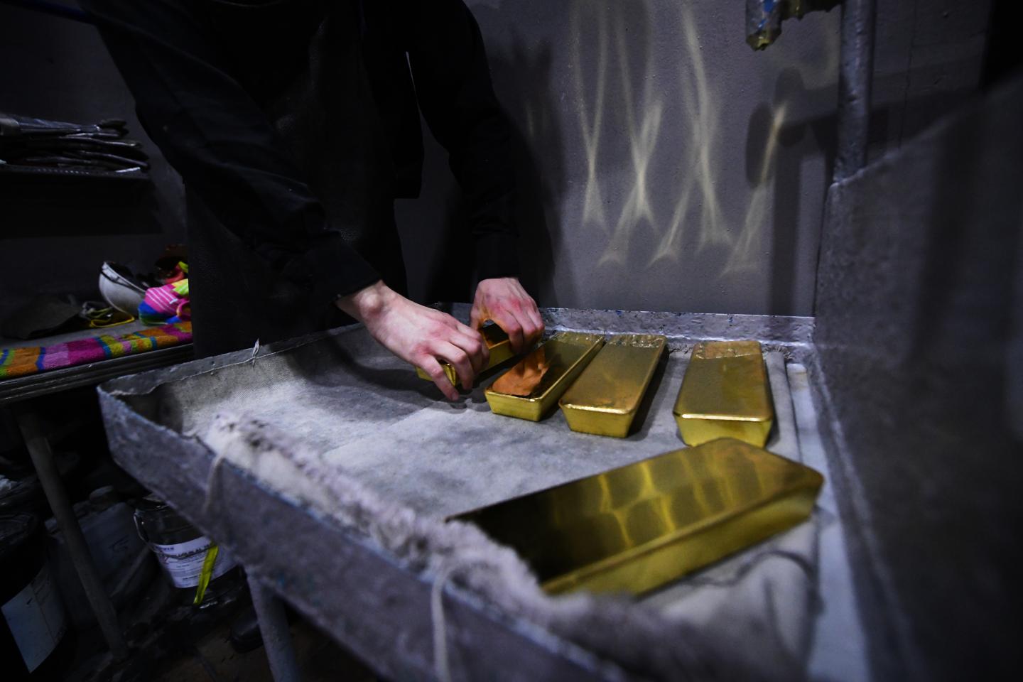 U.S., other G-7 nations to ban imports of new gold from Russia in move that will ‘directly hit Russian oligarchs,’ UK PM Johnson says