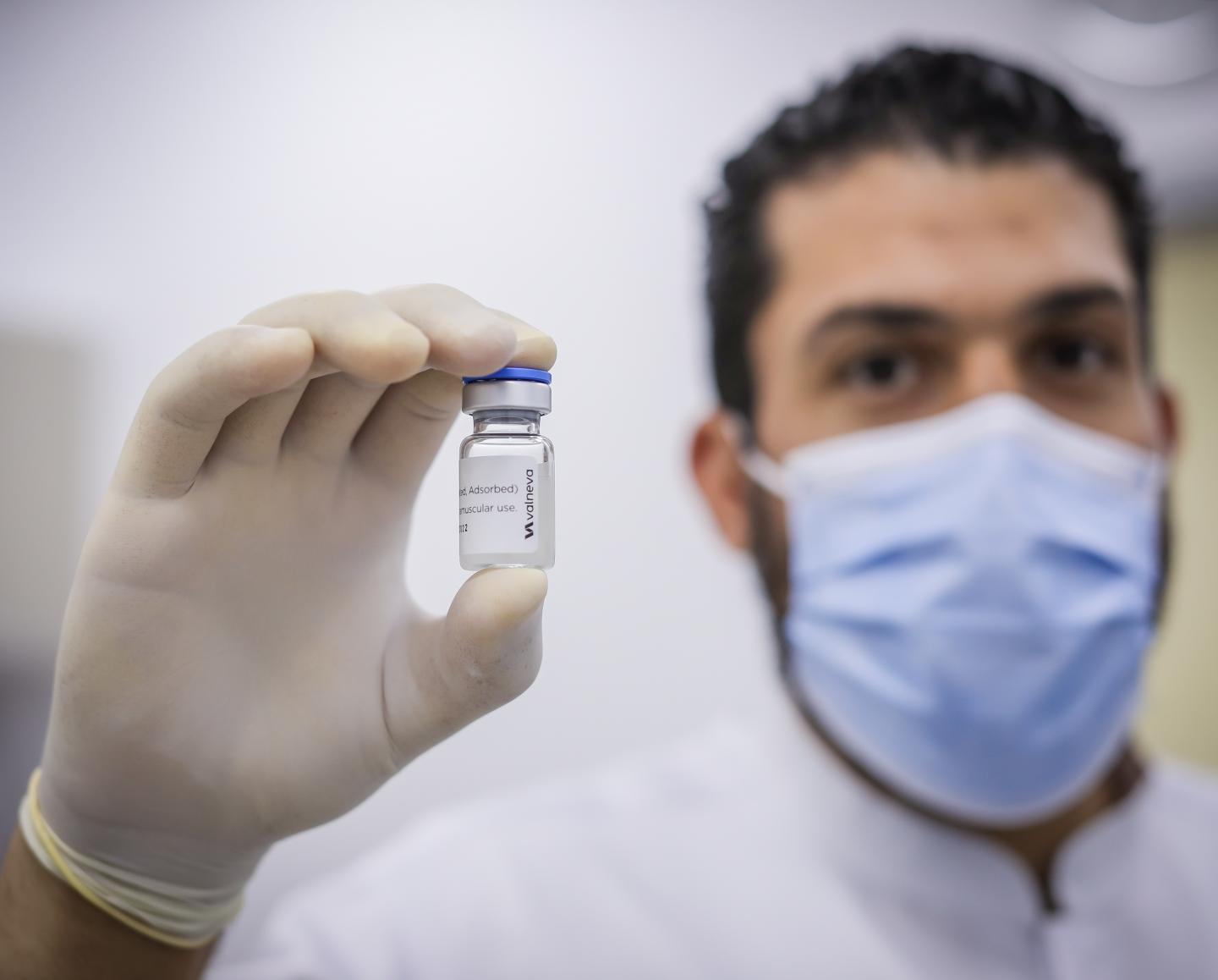 A new inactivated Covid-19 vaccine of Valneva company, which was established with the partnership of France and Austria, starts to be applied to citizens in Bahrain on April 20, 2022.