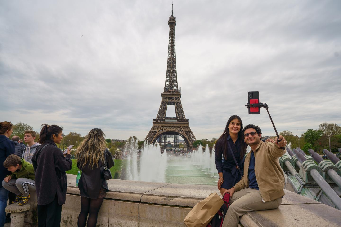 Tourists at Eiffel Tower.
