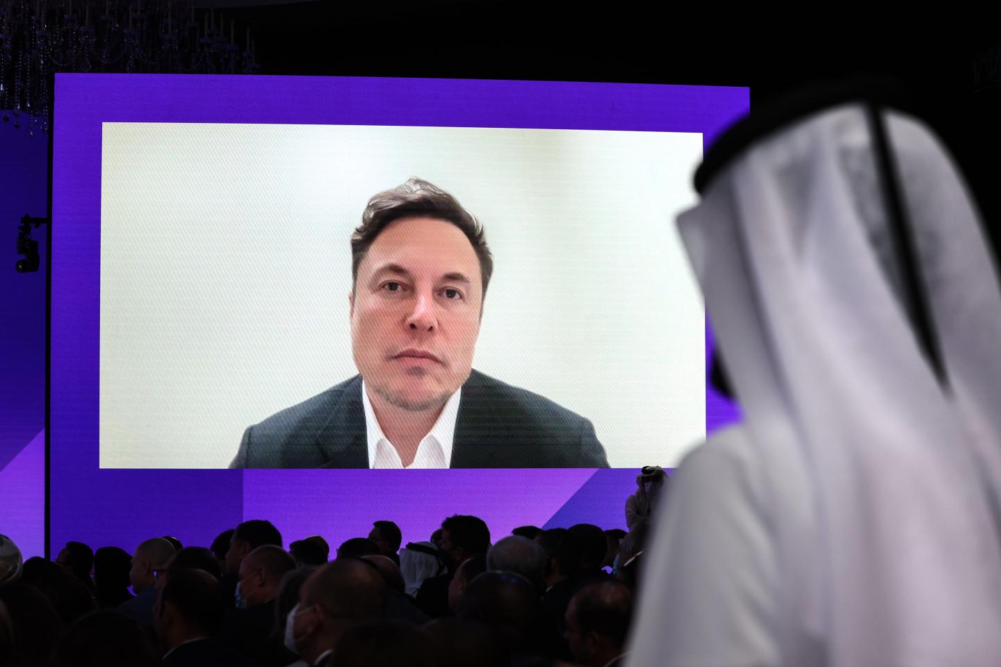 Musk, Roubini and Goldman Sachs warn that U.S. recession risk is rising