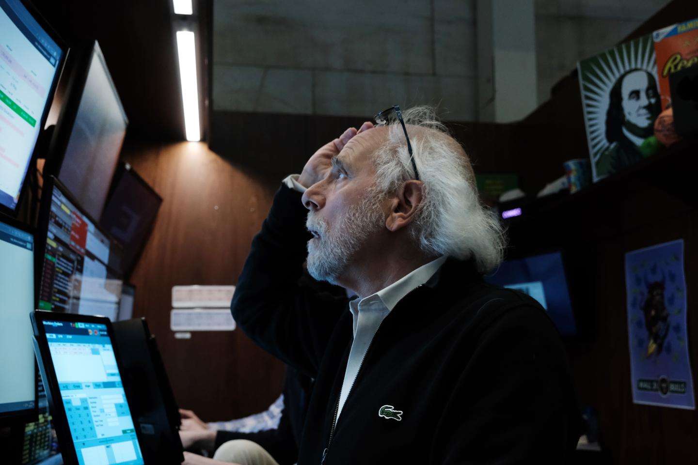 Profit warnings, recession fears, and layoffs—despite the carnage, Wall Street analysts still advise investors to buy, buy, buy stocks