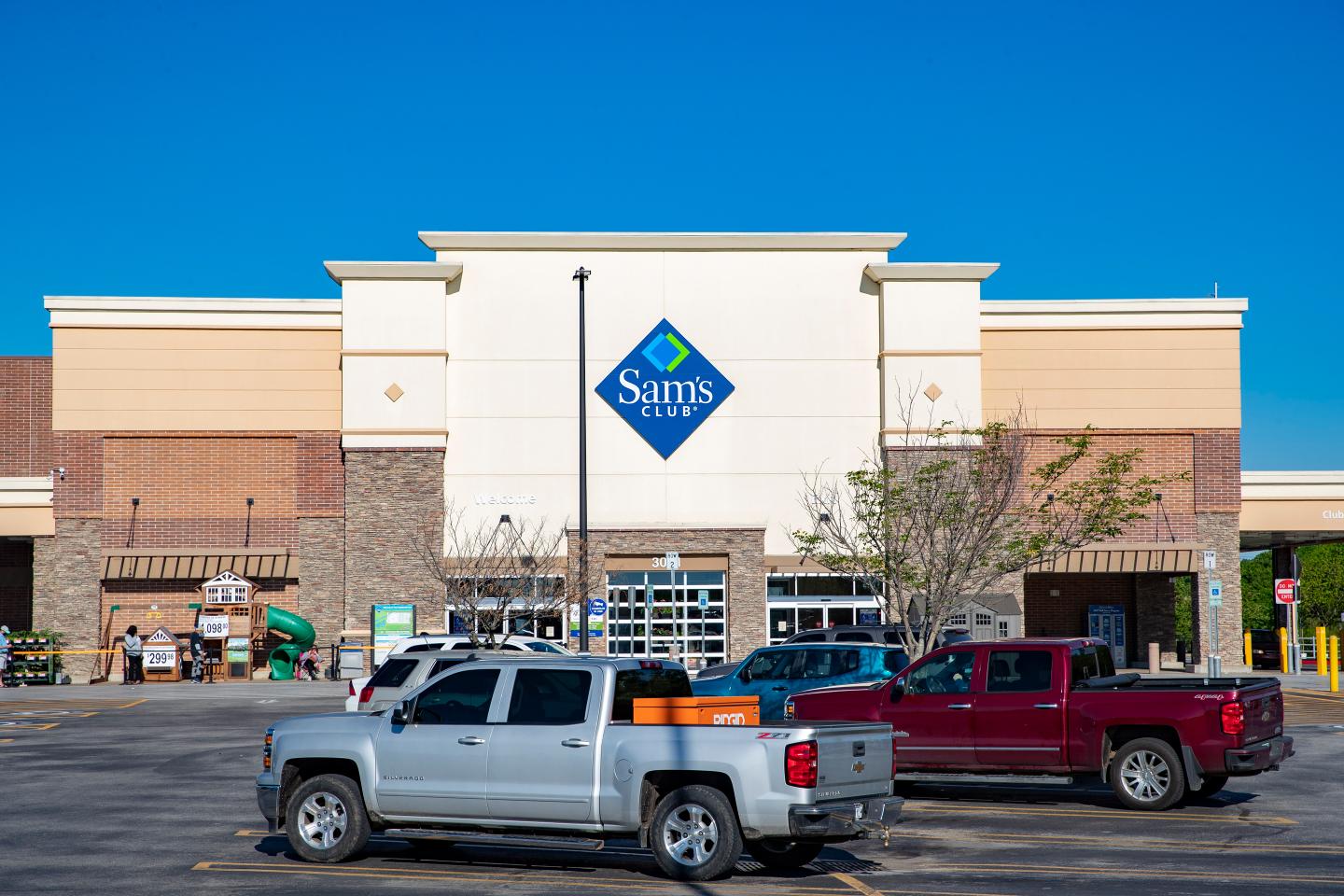 Sam’s Clubs in the Dallas area are getting toilet paper deliveries from driverless trucks now
