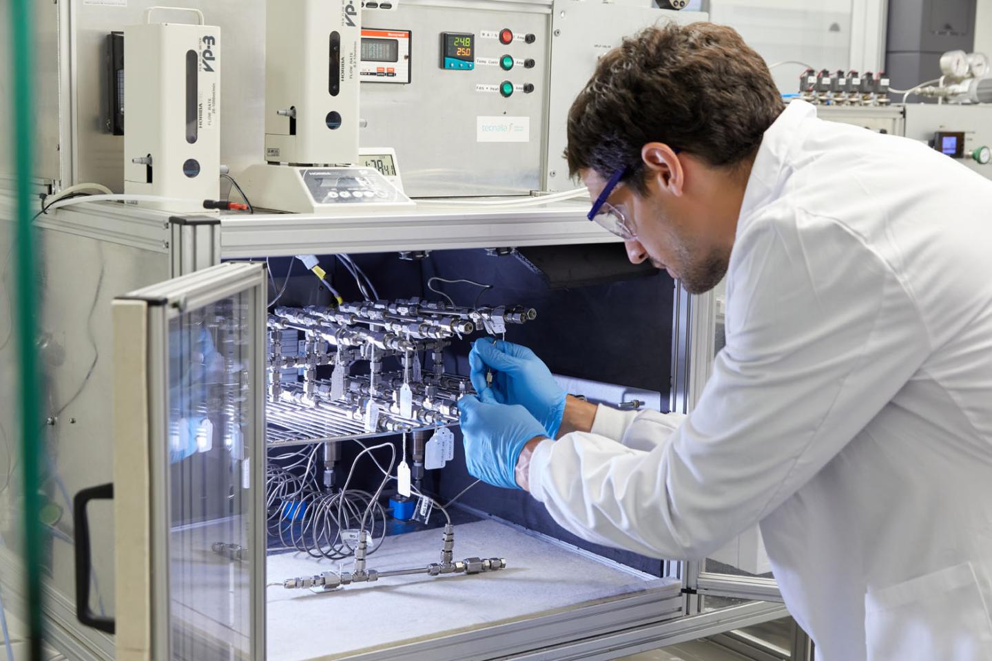 A Bill Gates–backed startup is determined to solve the ‘pain in the neck’ problem keeping green hydrogen from fulfilling its clean energy potential