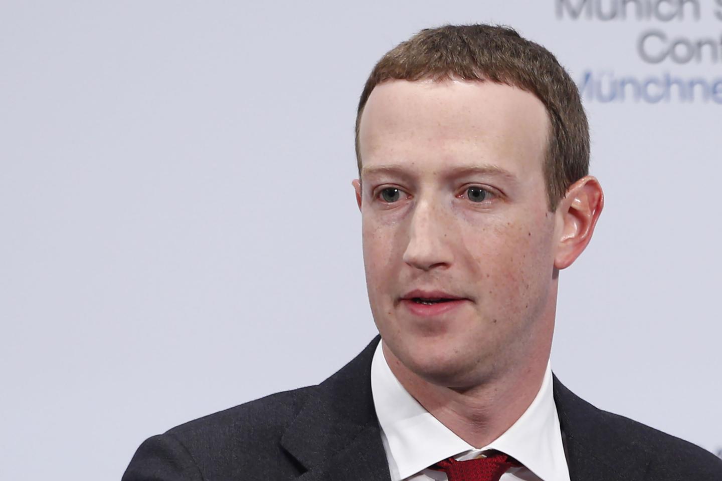 Meta CEO Mark Zuckerberg looking out into a crowd