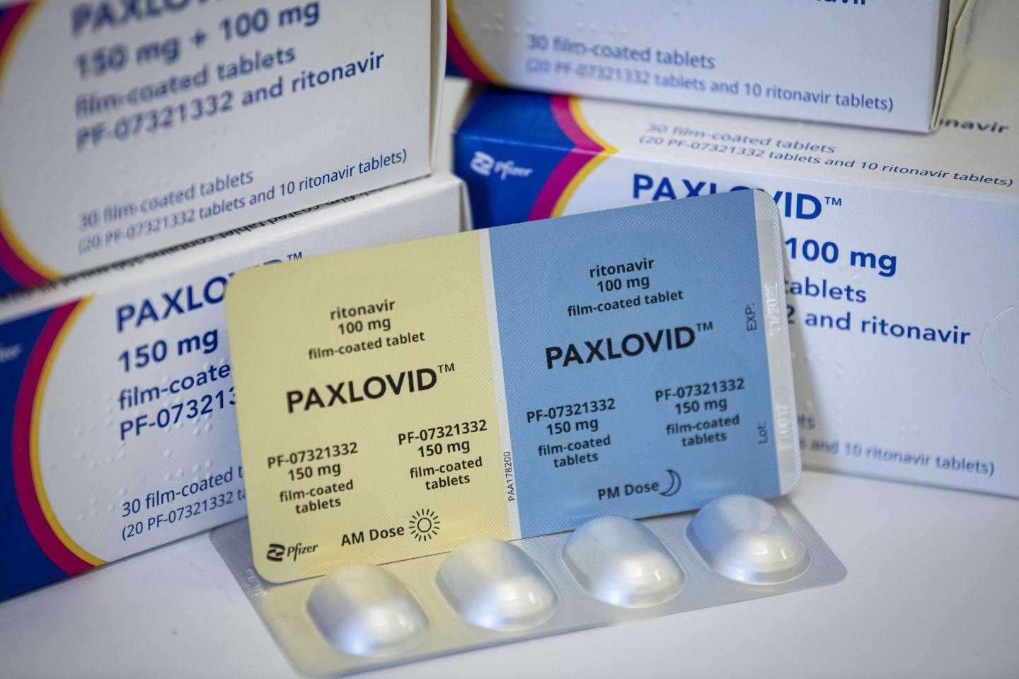 Paxlovid COVID-19 pill