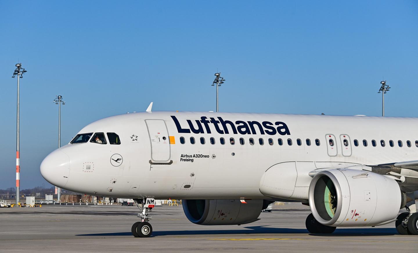 Lufthansa airline