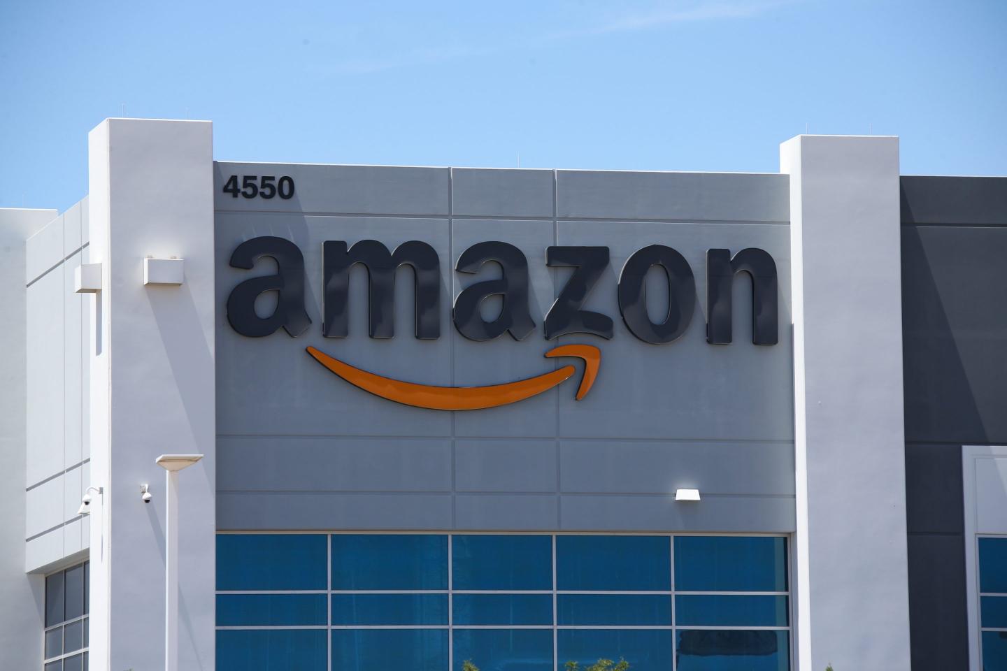 Amazon logo
