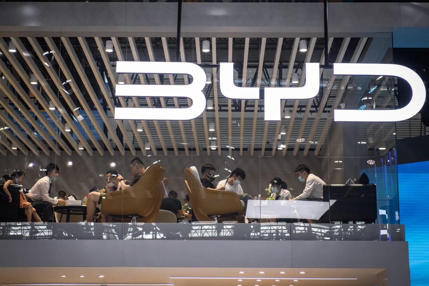 Rumors that Warren Buffett’s Berkshire Hathaway will sell its stake in BYD have erased nearly all the carmaker’s stock gains for the year 