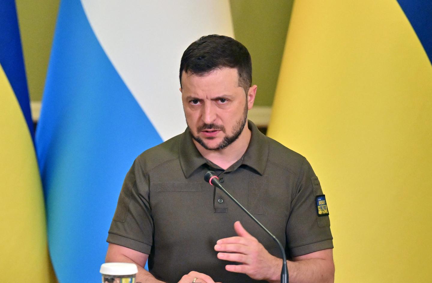 Volodymyr Zelenskyy serious press conference