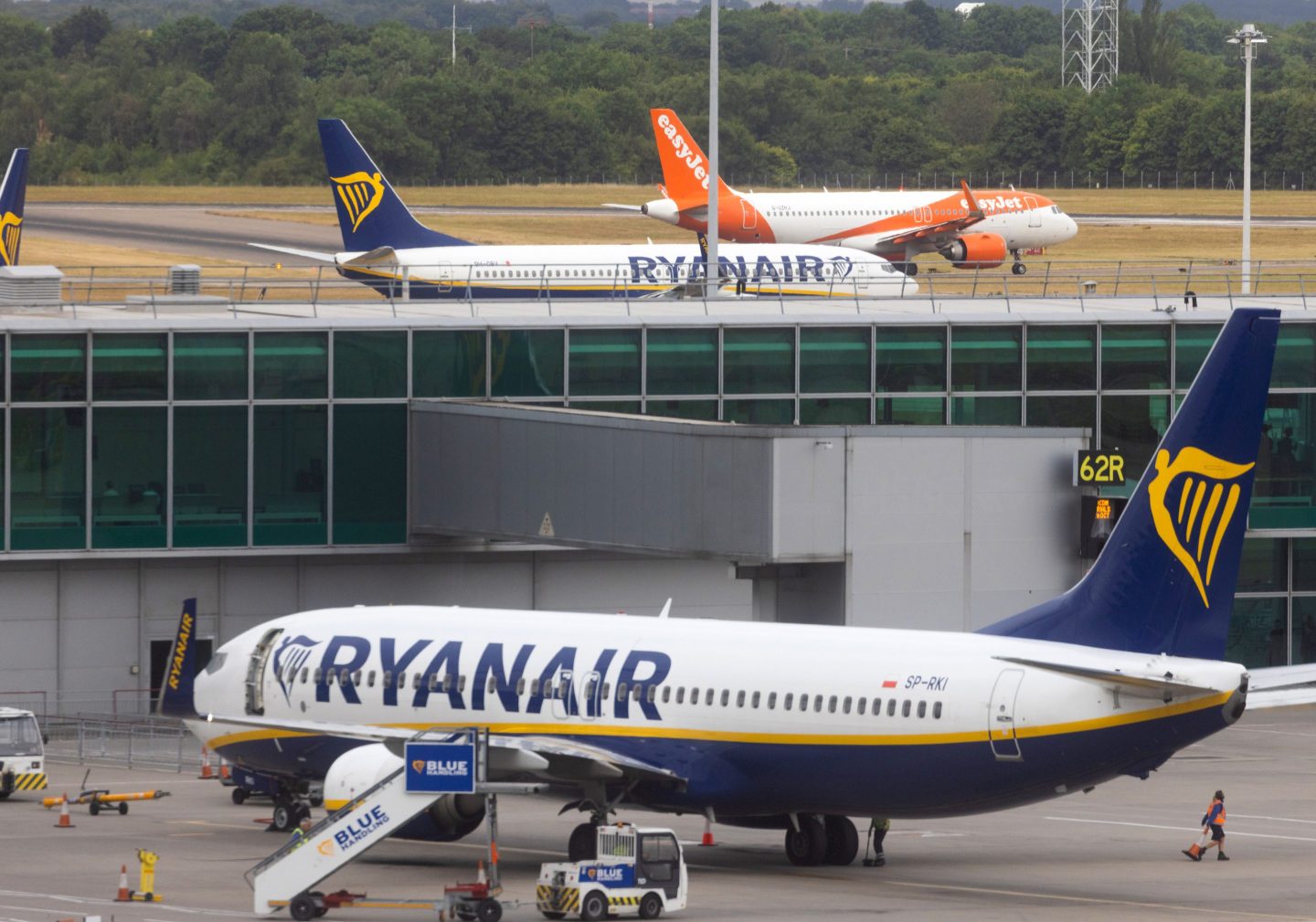 Ryanair CEO Michael O'Leary has warned that the outlook for the aviation industry remains "fragile."