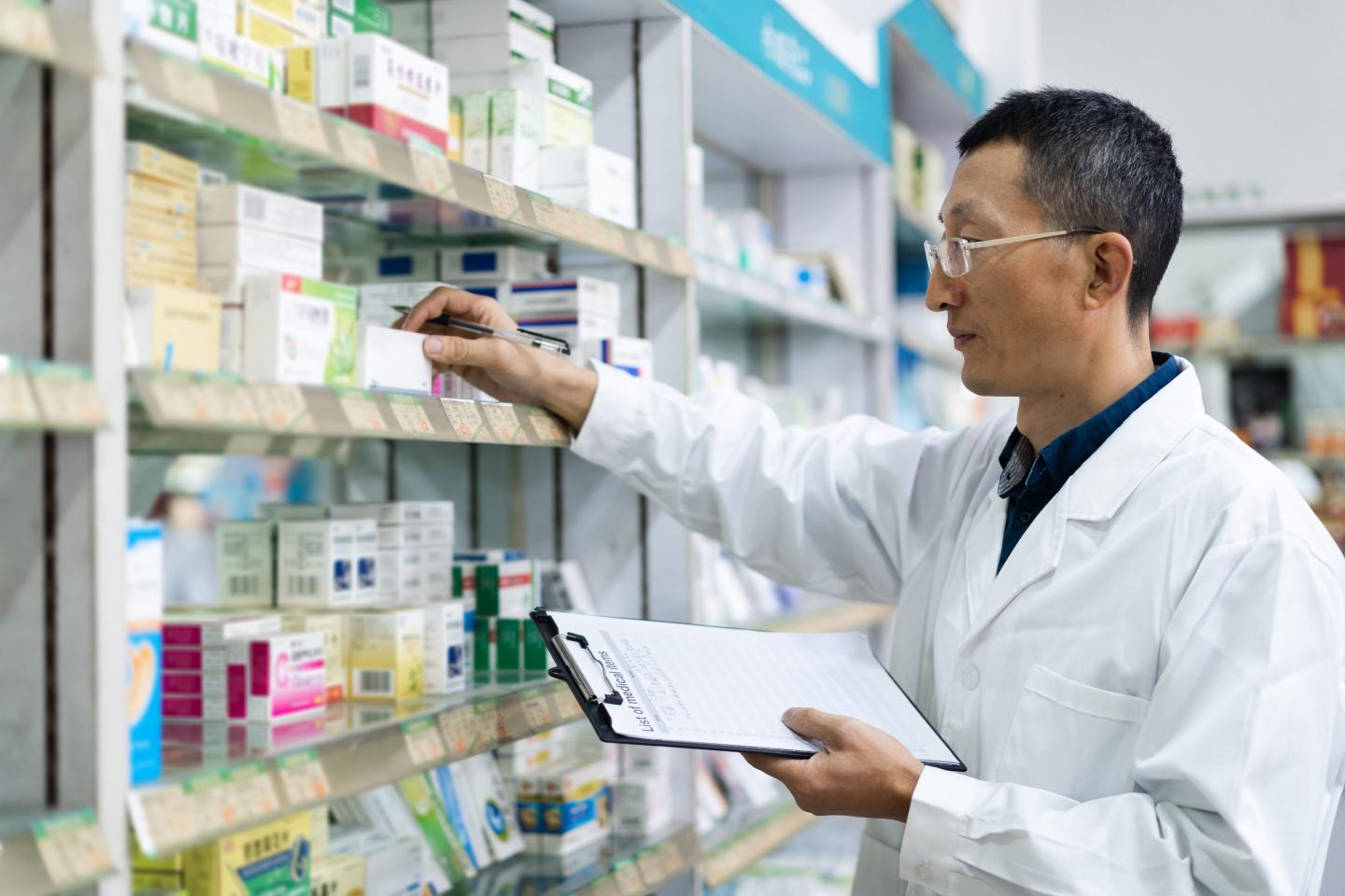 pharmacy-covid-china-pill-antiviral