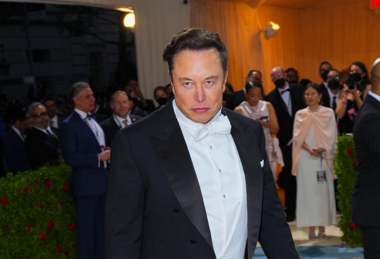 Elon Musk and Twitter are facing a complicated legal battle. Here are 5 ways it could end