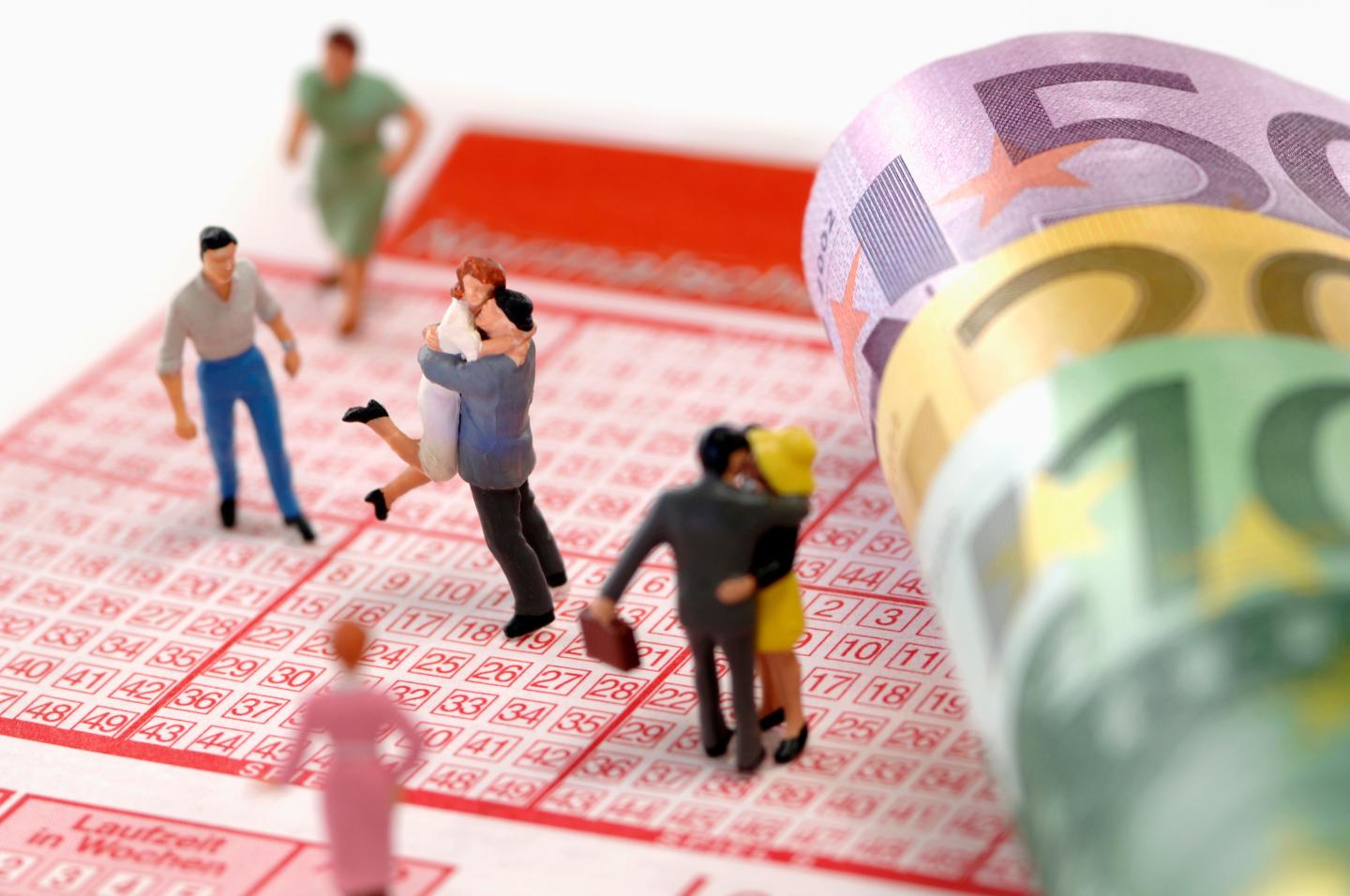 Lottery figurines