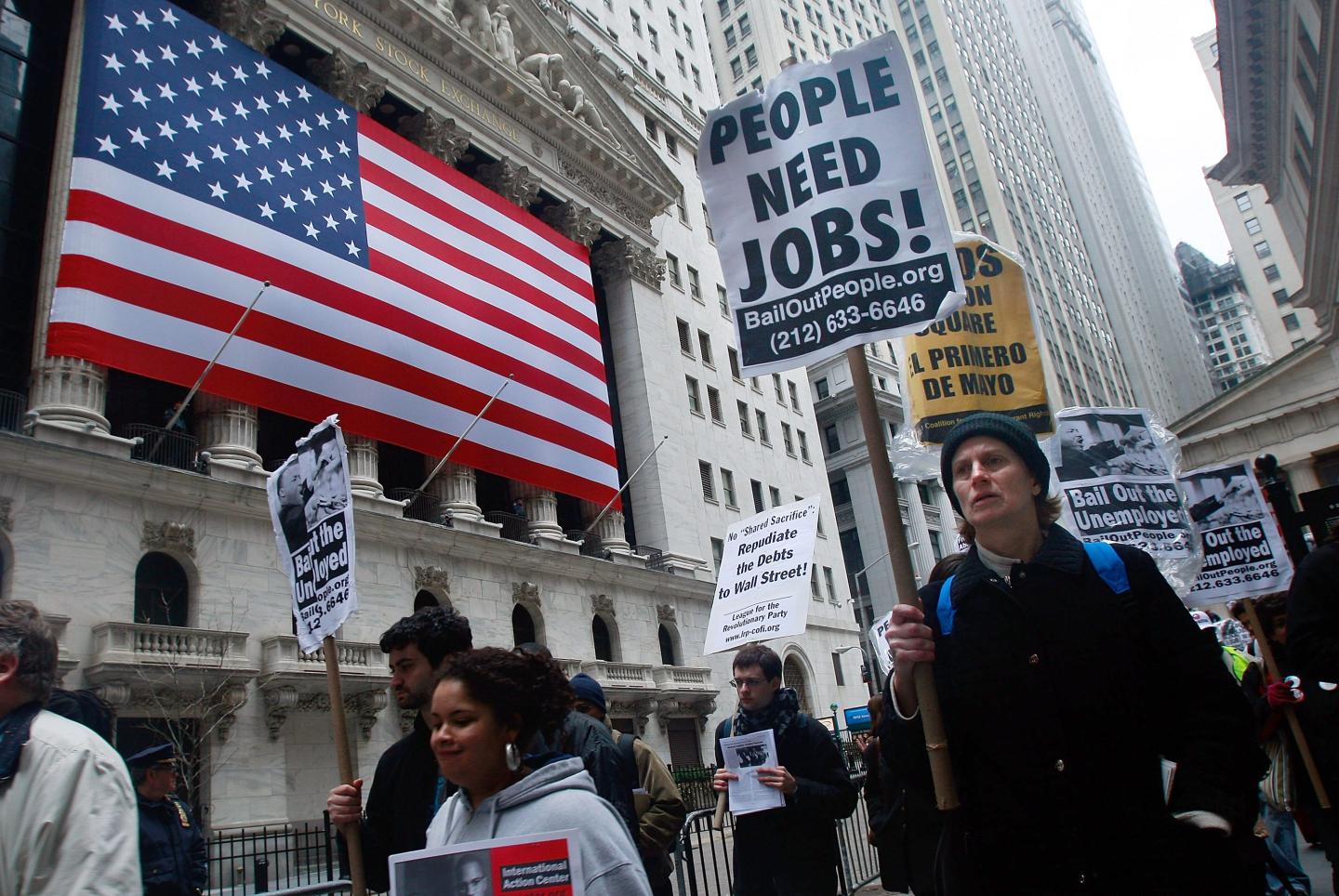 A ‘fake’ recession? Wall Street chief economist sees misleading signs for 2022