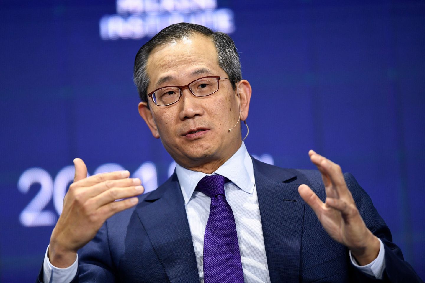 Late Sunday evening, Carlyle said that CEO Kewsong Lee had resigned ahead of his five-year contract expiring at the end of 2022.