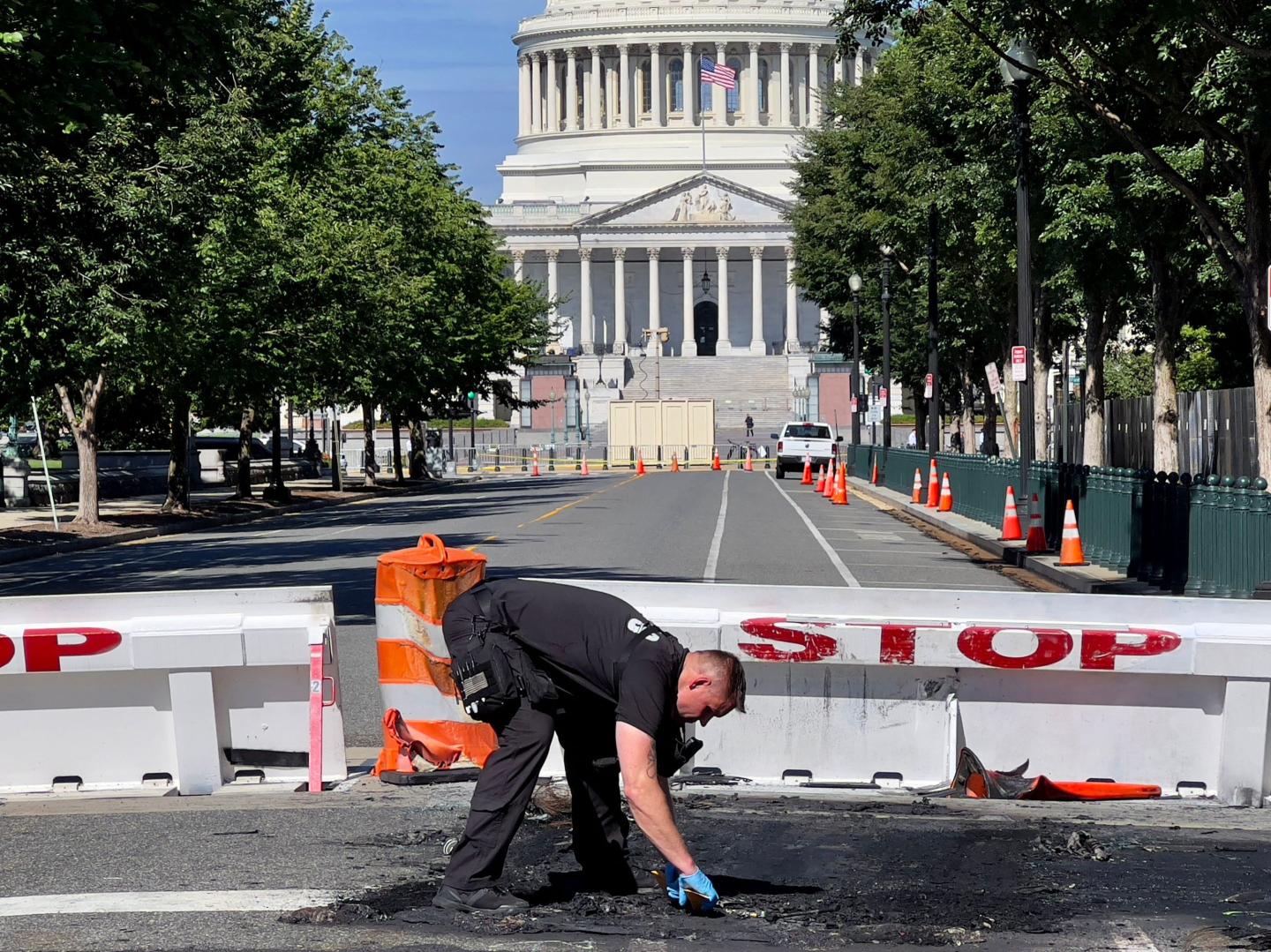 Man fatally shoots self after fiery car crash into barricade near U.S. Capitol, police say