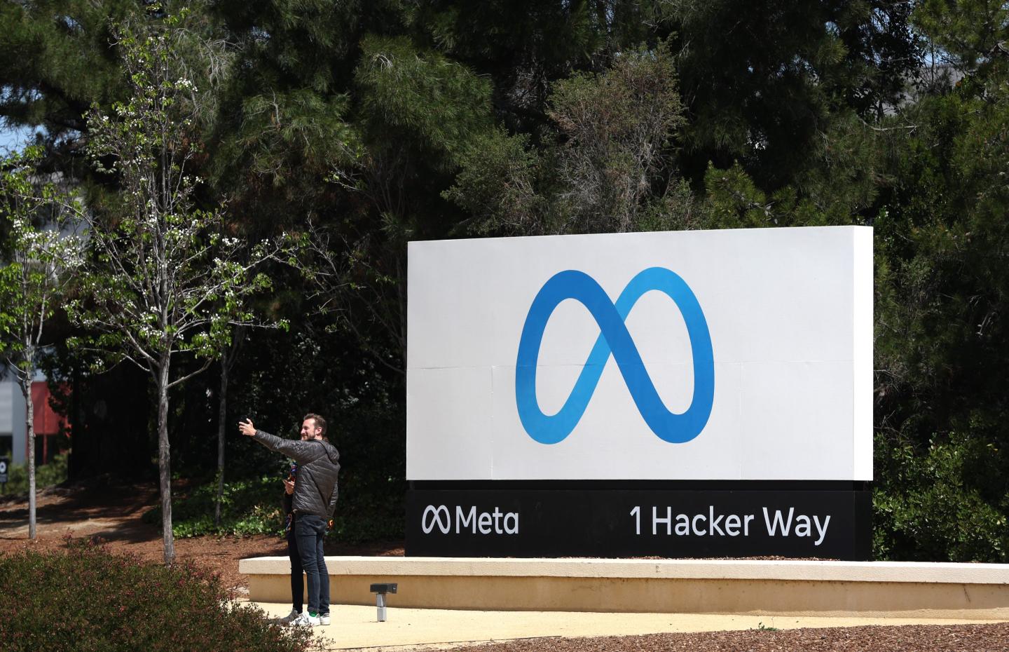 Meta sign