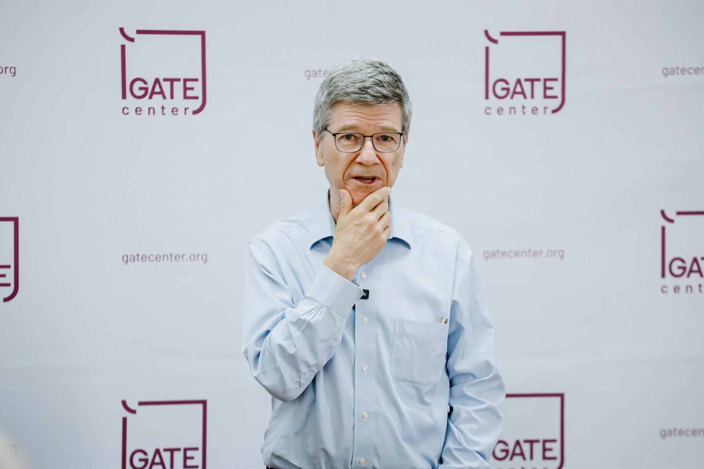 Top economist Jeffrey Sachs predicts inflation will stay high and the Fed will keep raising rates. The Fed seems to agree