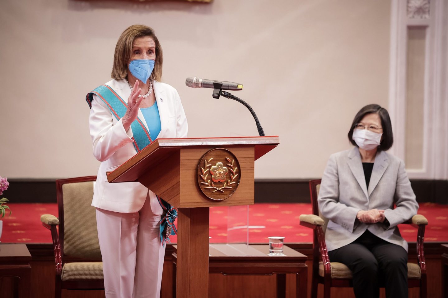 nancy-pelosi-taiwan-tsai-ingwen