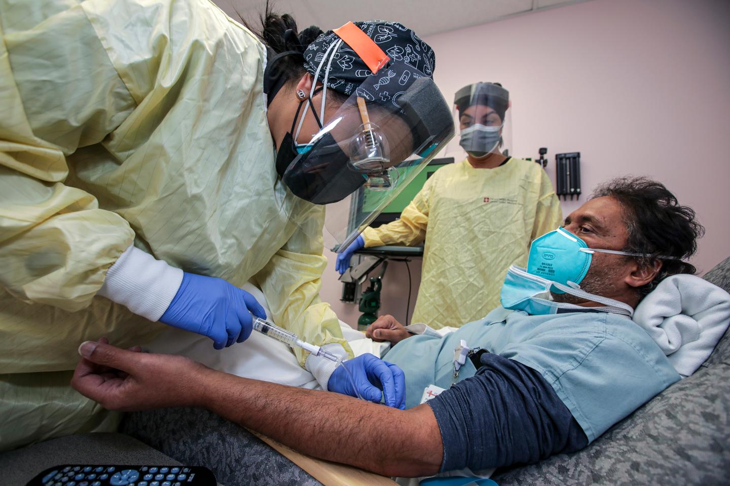 ‘The tools are getting picked off’: An ever-mutating mix of COVID variants means fewer and less effective treatments this fall